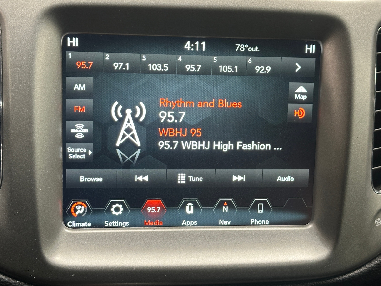 Thumbnail: 2021 Jeep Compass - 3