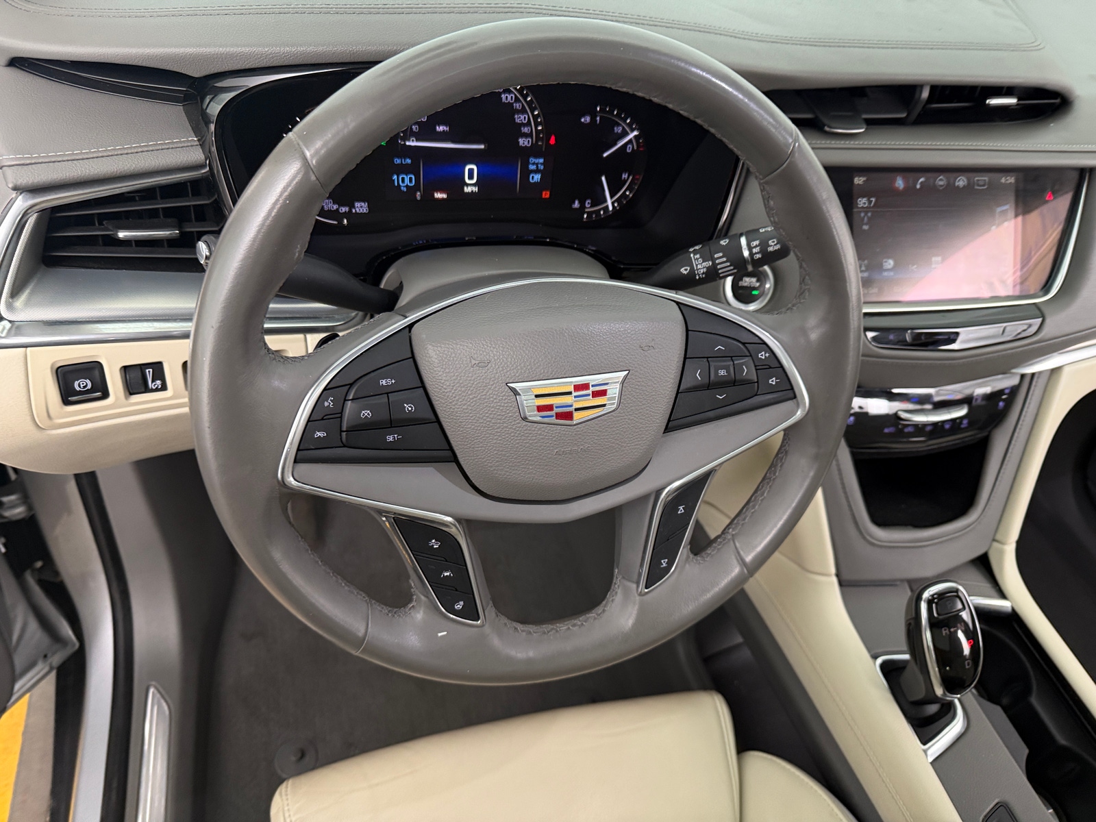 Thumbnail: 2017 Cadillac XT5 - 4
