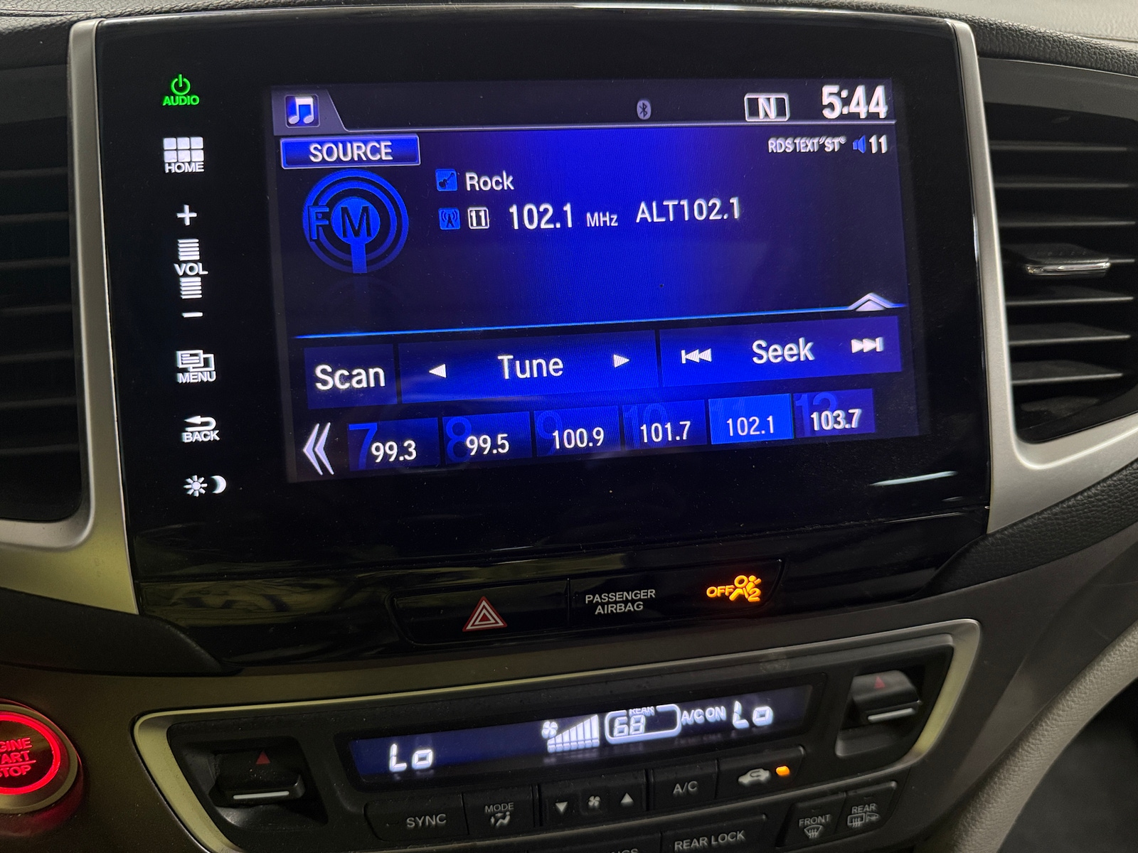 Thumbnail: 2016 Honda Pilot - 3