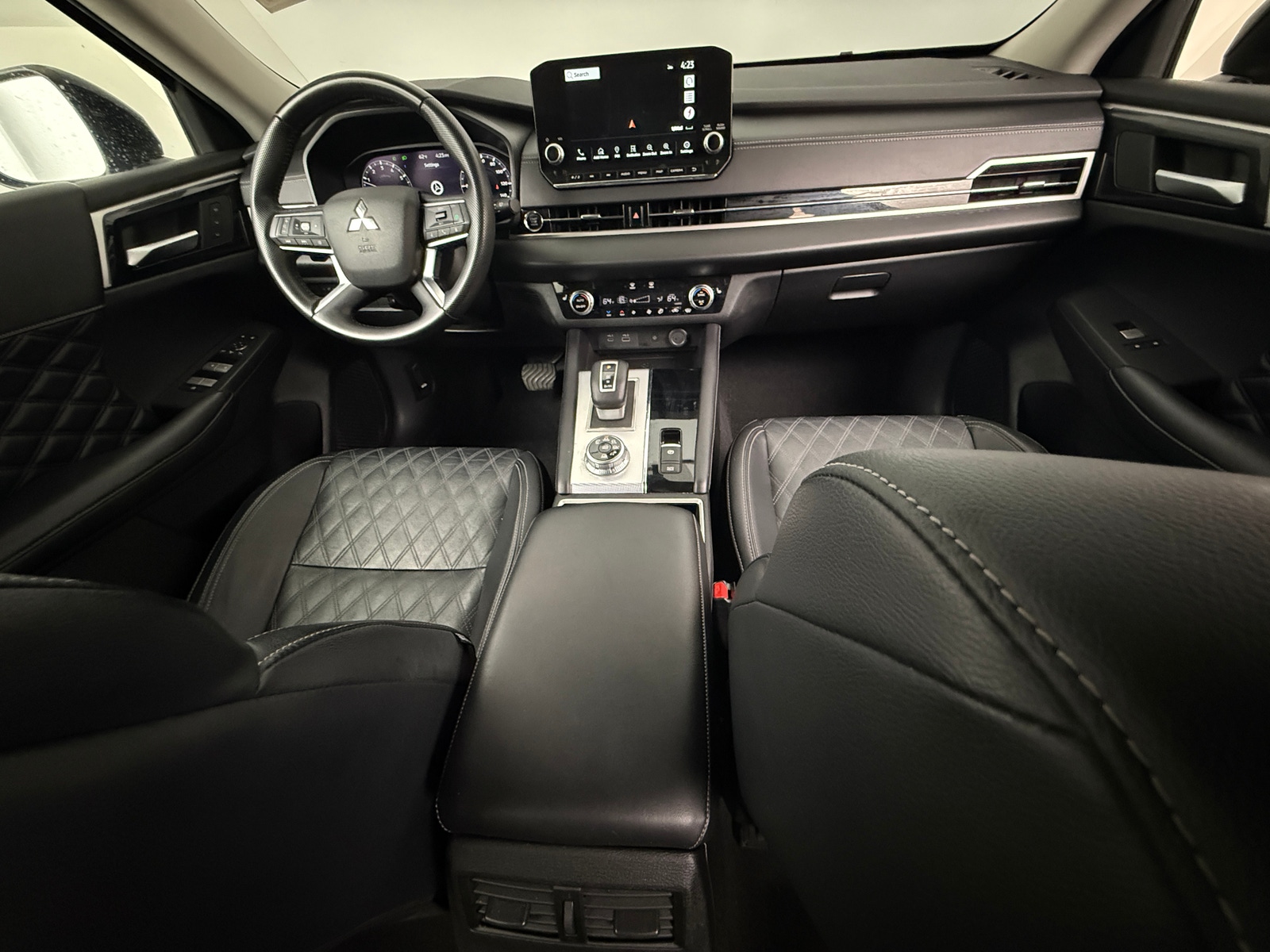 Thumbnail: 2024 Mitsubishi Outlander - 2