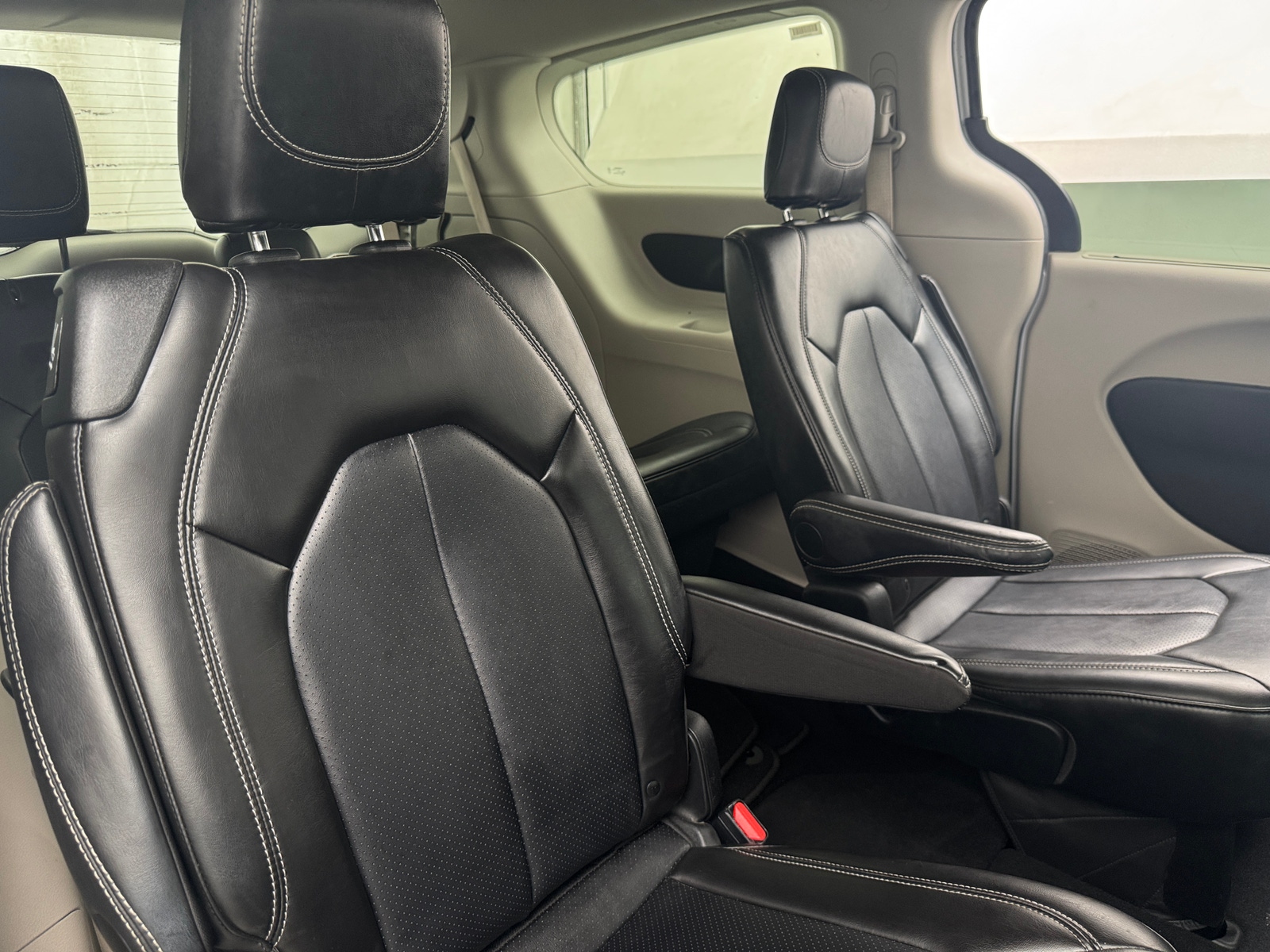 Thumbnail: 2024 Chrysler Pacifica - 5