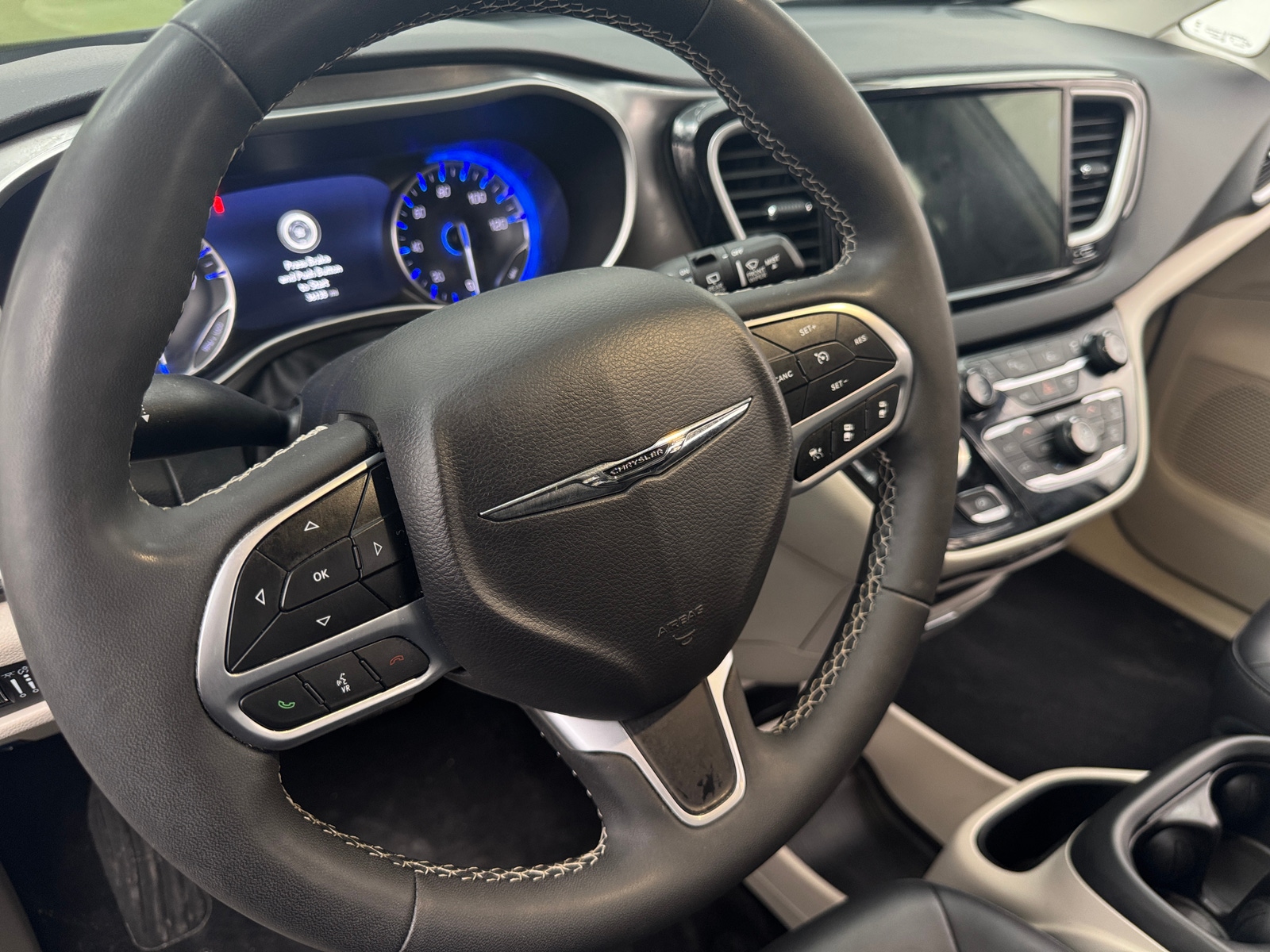 Thumbnail: 2024 Chrysler Pacifica - 4