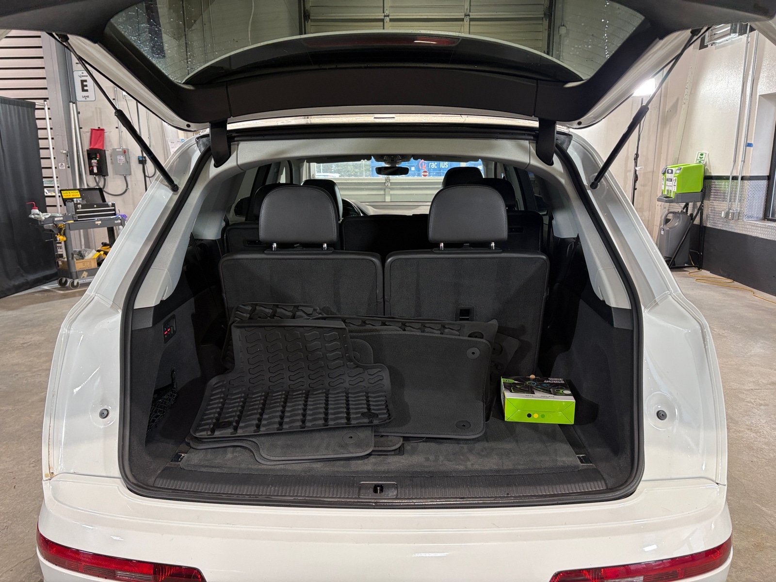 Thumbnail: 2017 Audi Q7 - 6