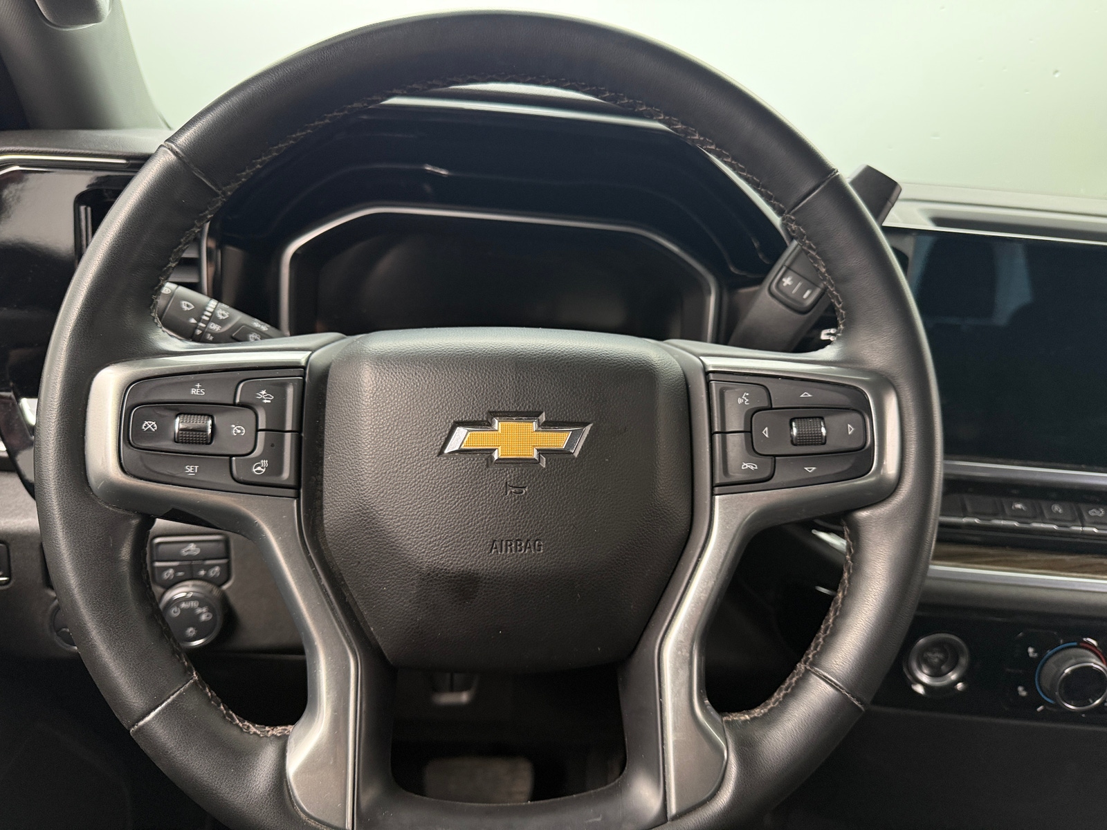 Thumbnail: 2023 Chevrolet Silverado 1500 - 5