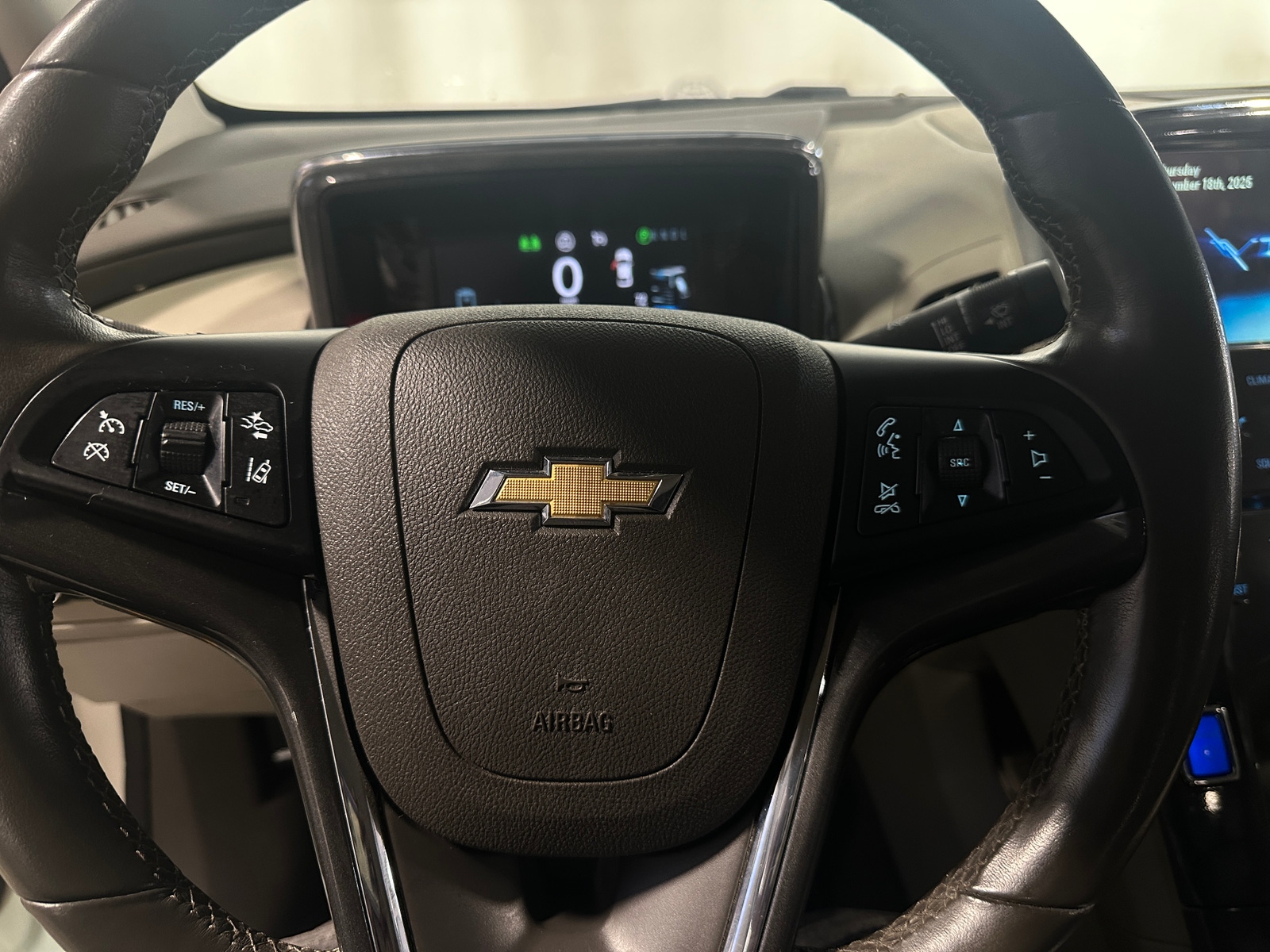 Thumbnail: 2013 Chevrolet Volt - 4