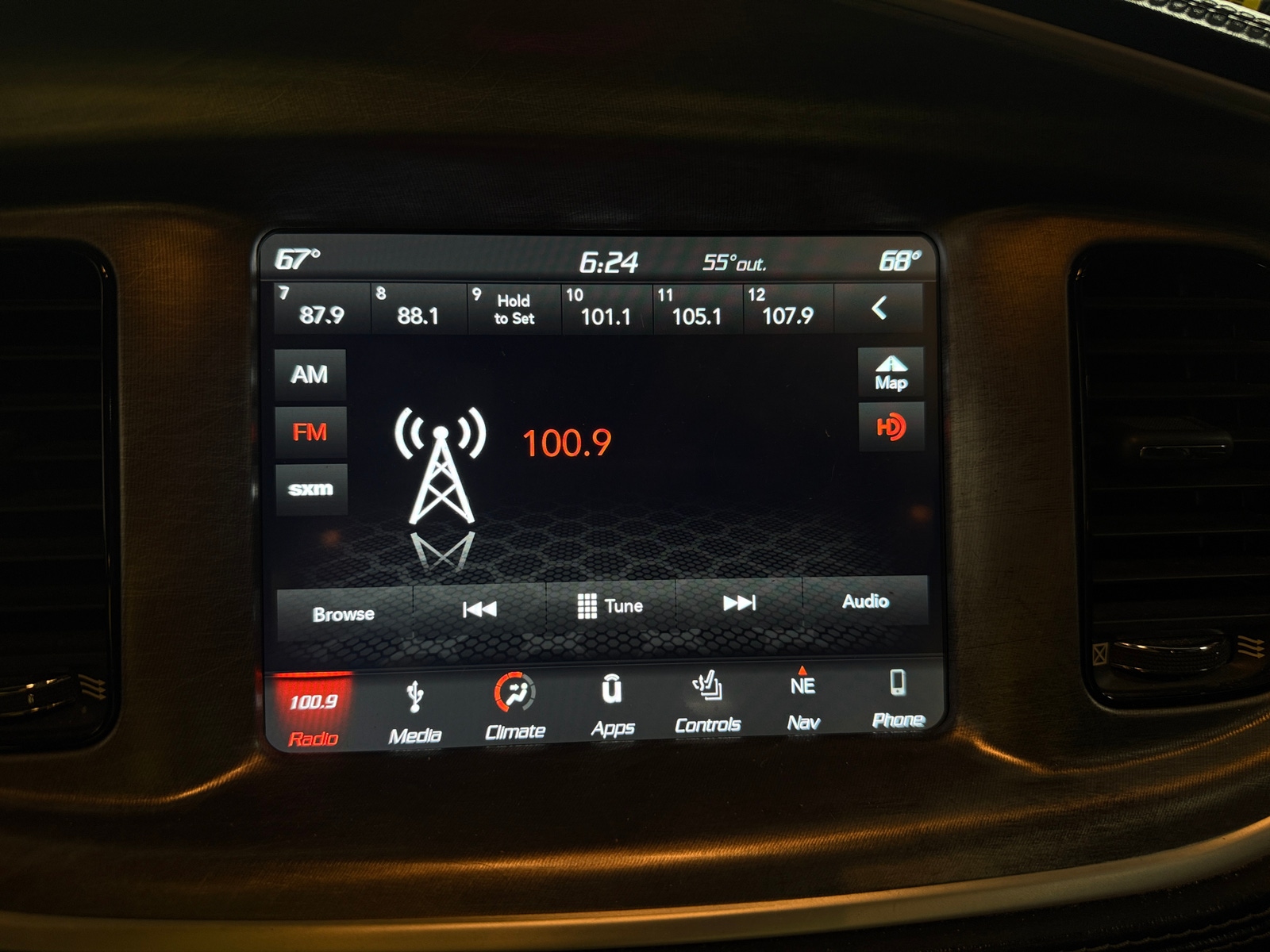 Thumbnail: 2019 Dodge Charger - 3