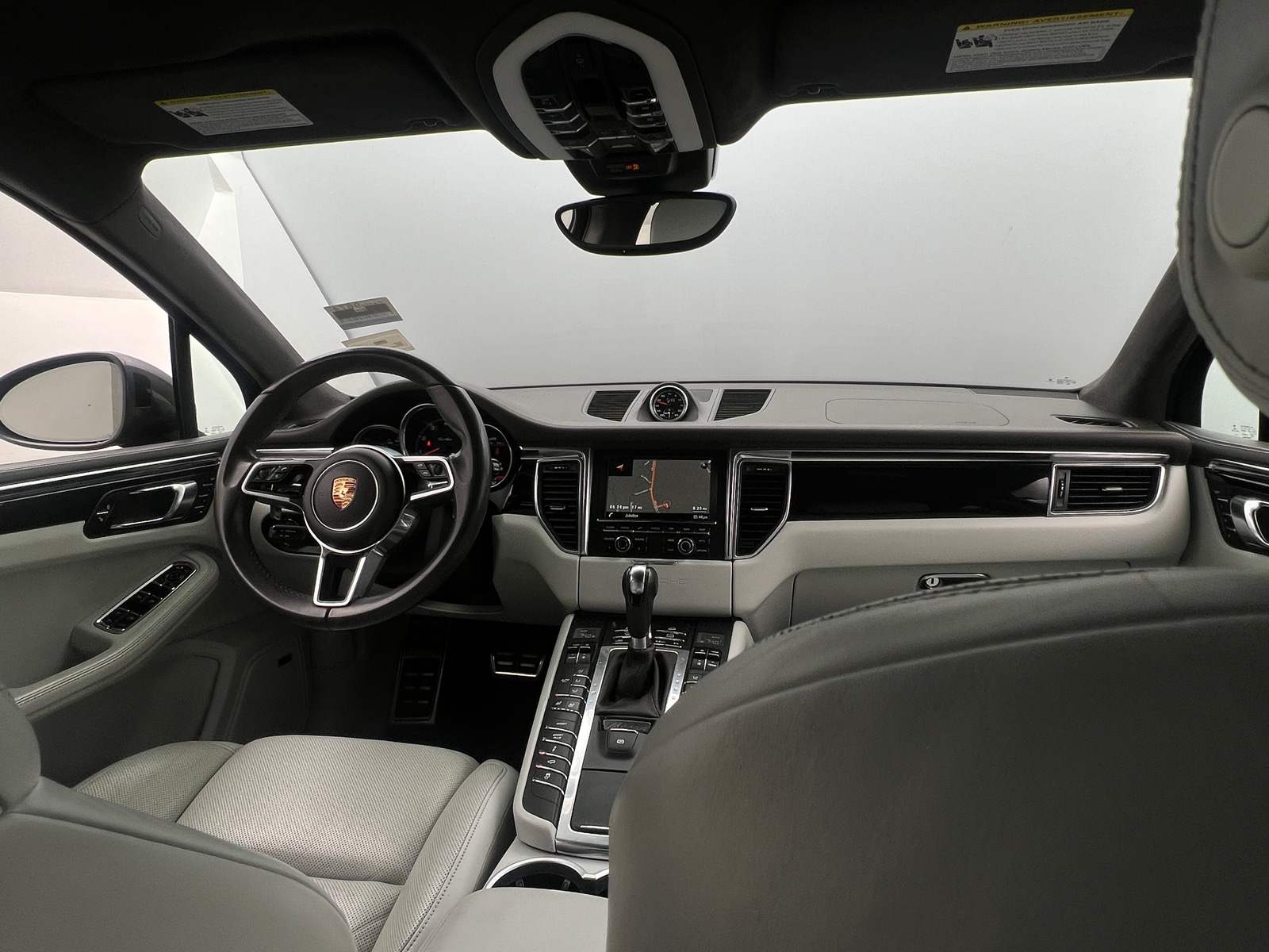Thumbnail: 2015 Porsche Macan - 2