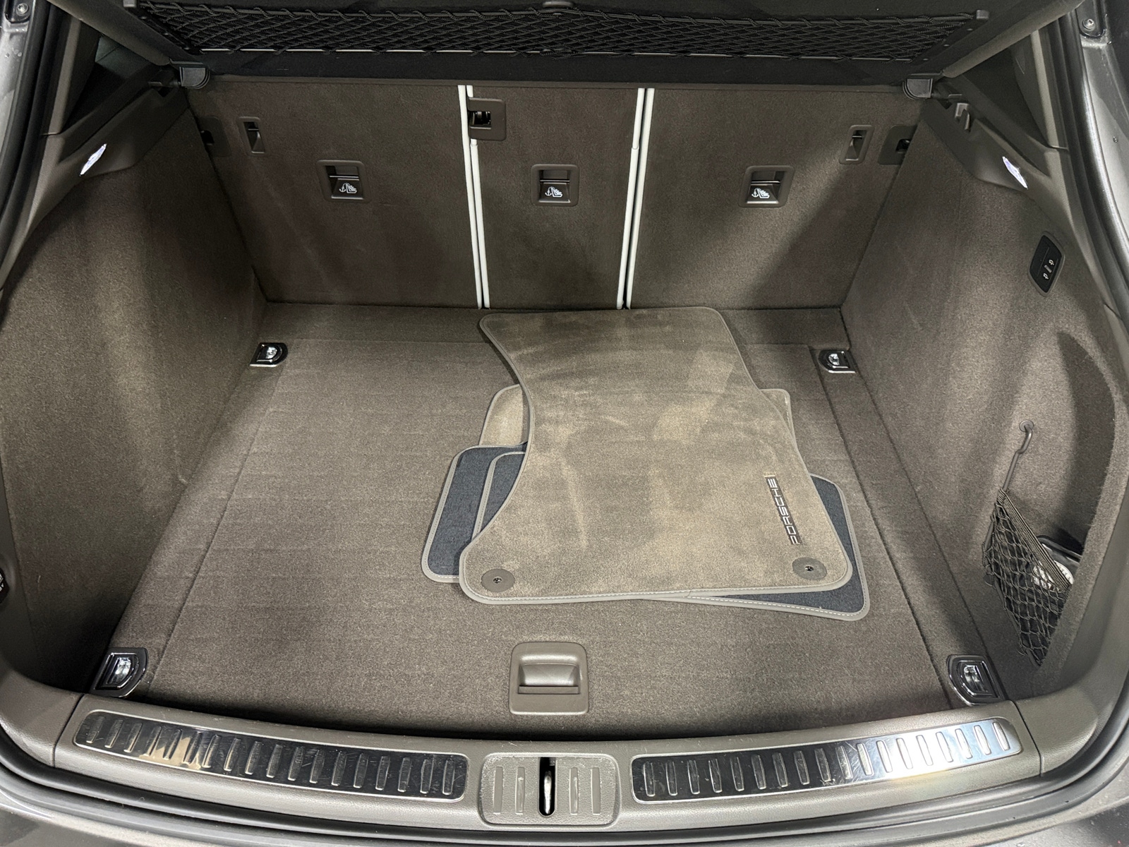 Thumbnail: 2015 Porsche Macan - 6