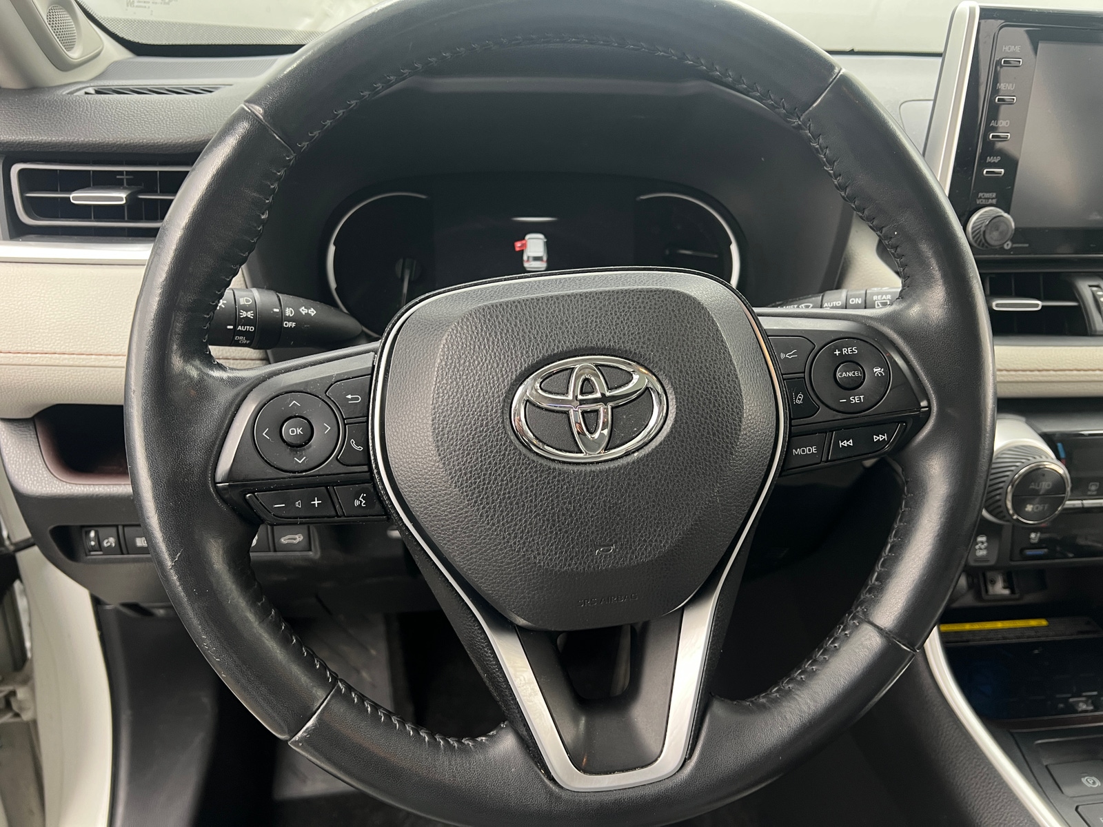 Thumbnail: 2019 Toyota RAV4 - 4
