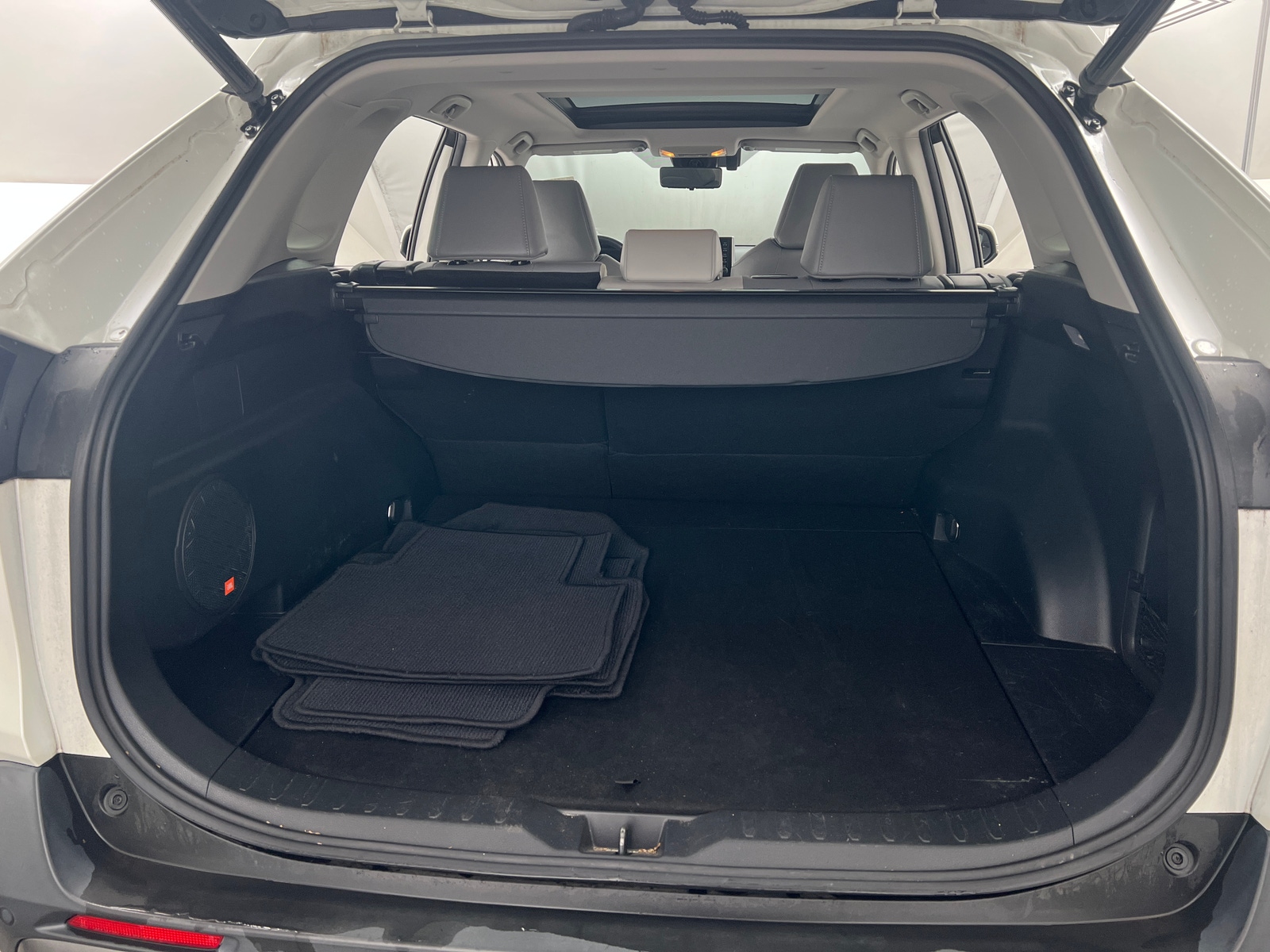 Thumbnail: 2019 Toyota RAV4 - 6