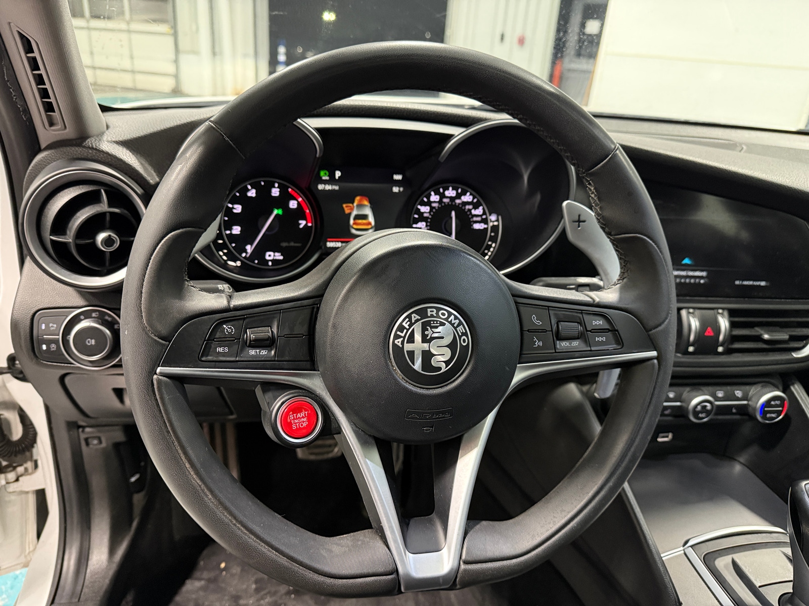 Thumbnail: 2018 Alfa Romeo Giulia - 4