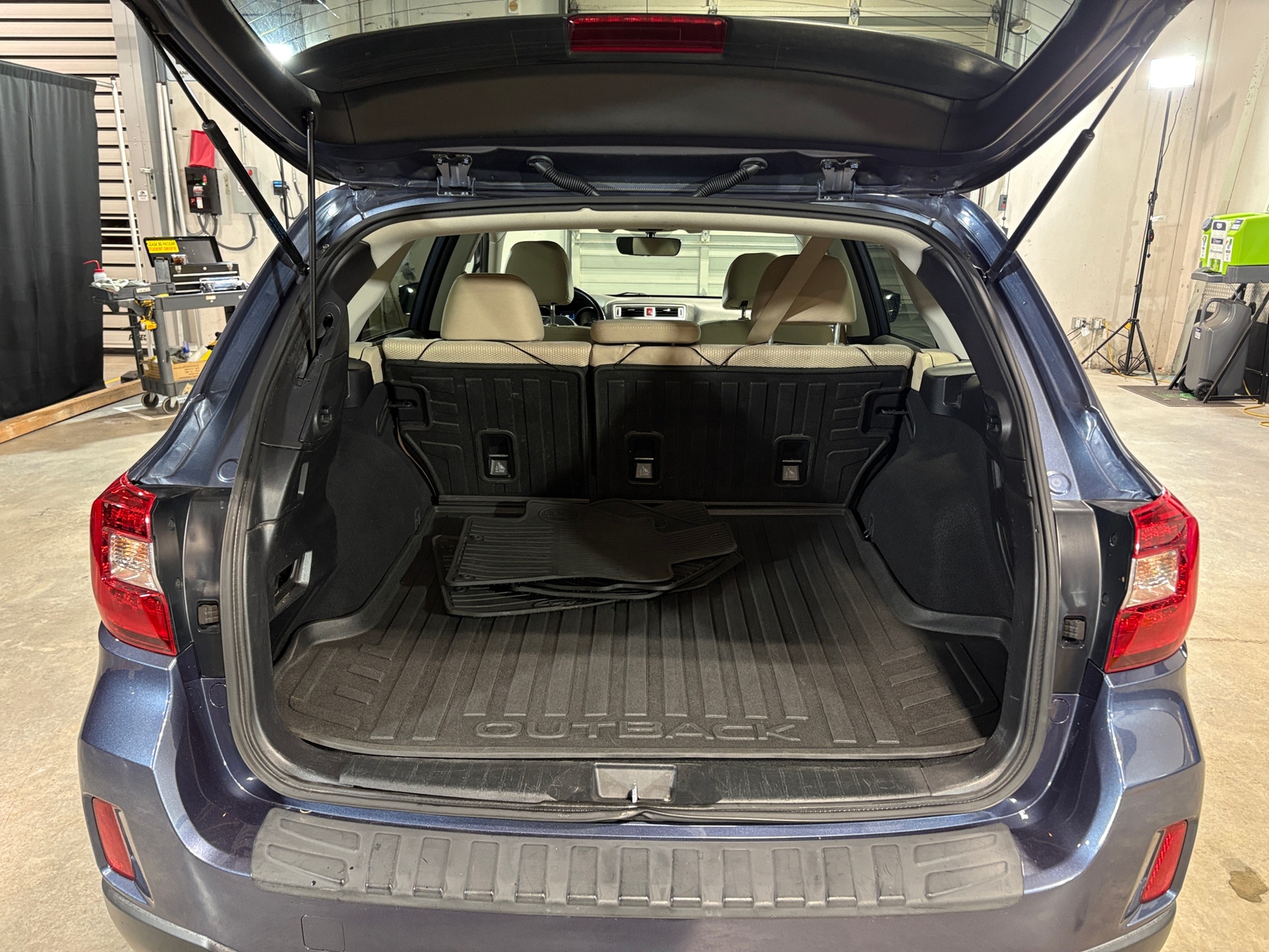 Thumbnail: 2017 Subaru Outback - 7