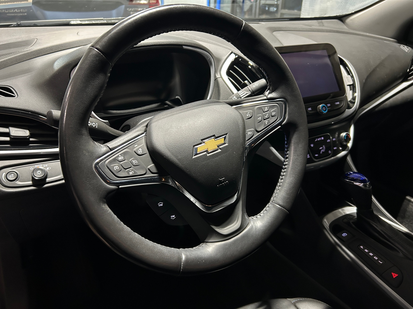 Thumbnail: 2018 Chevrolet Volt - 4