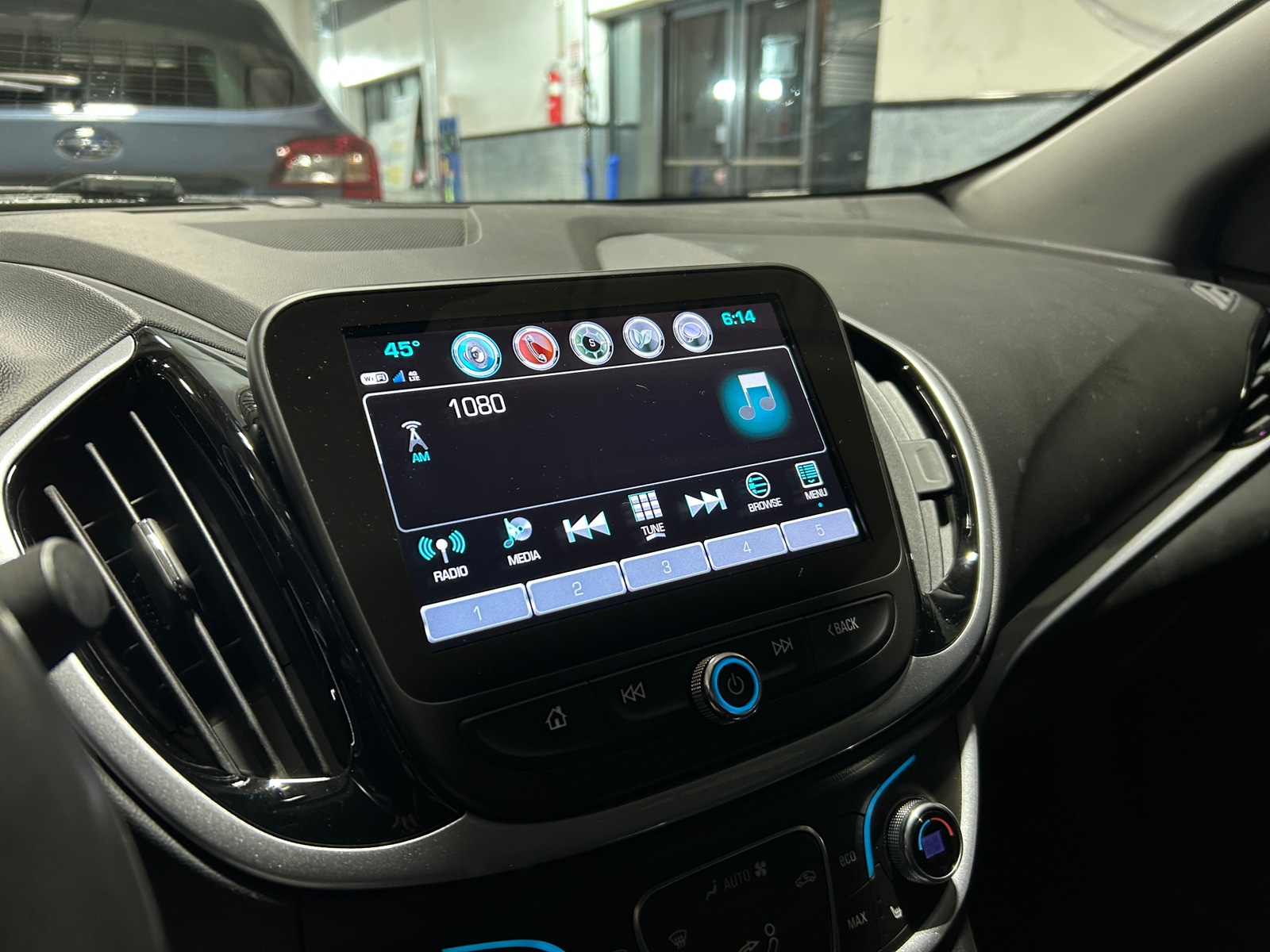 Thumbnail: 2018 Chevrolet Volt - 3