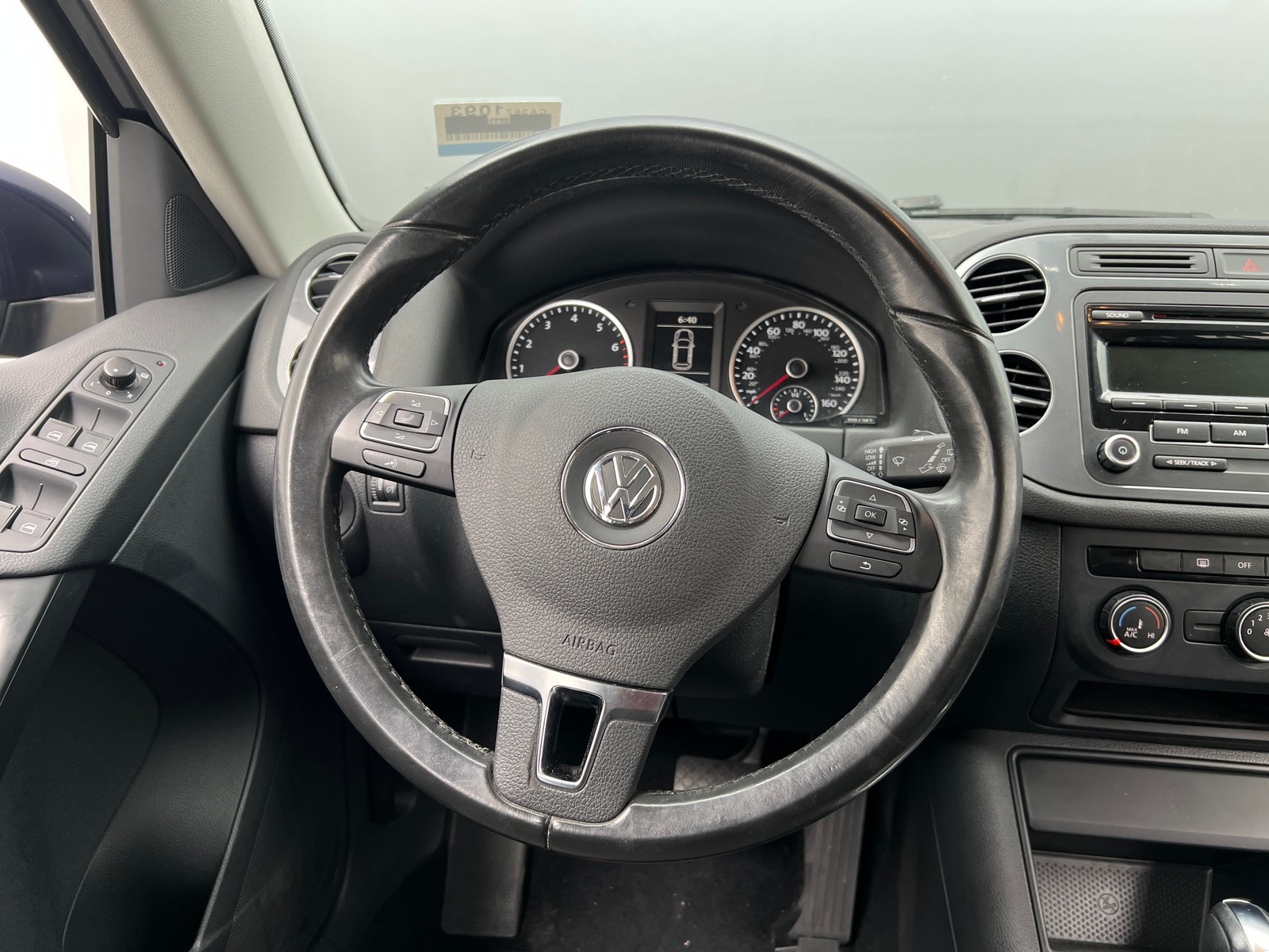 Thumbnail: 2014 Volkswagen Tiguan - 5