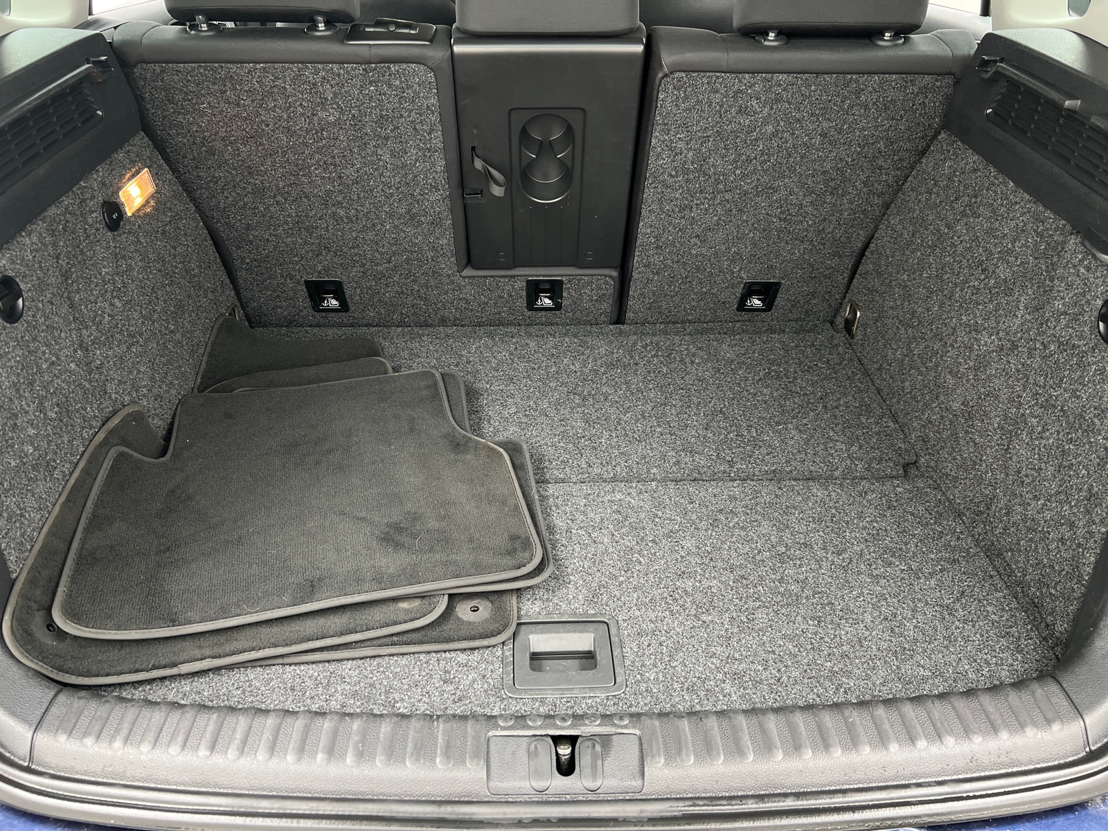 Thumbnail: 2014 Volkswagen Tiguan - 7