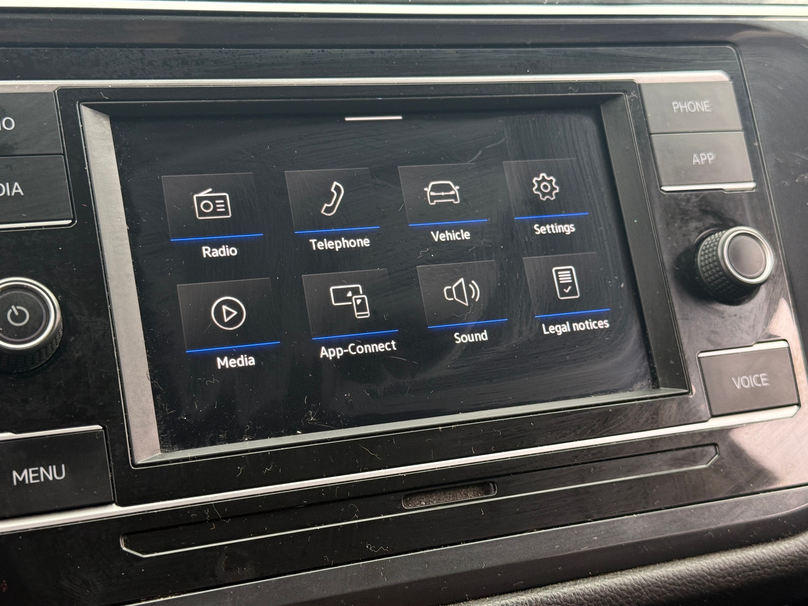 Thumbnail: 2020 Volkswagen Tiguan - 4