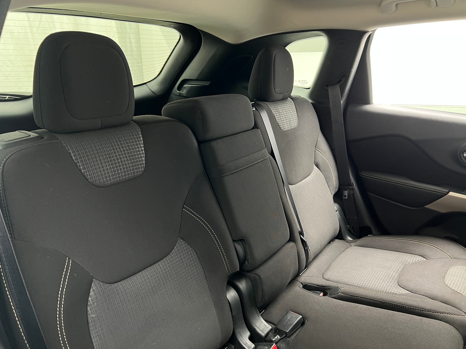 Thumbnail: 2017 Jeep Cherokee - 6