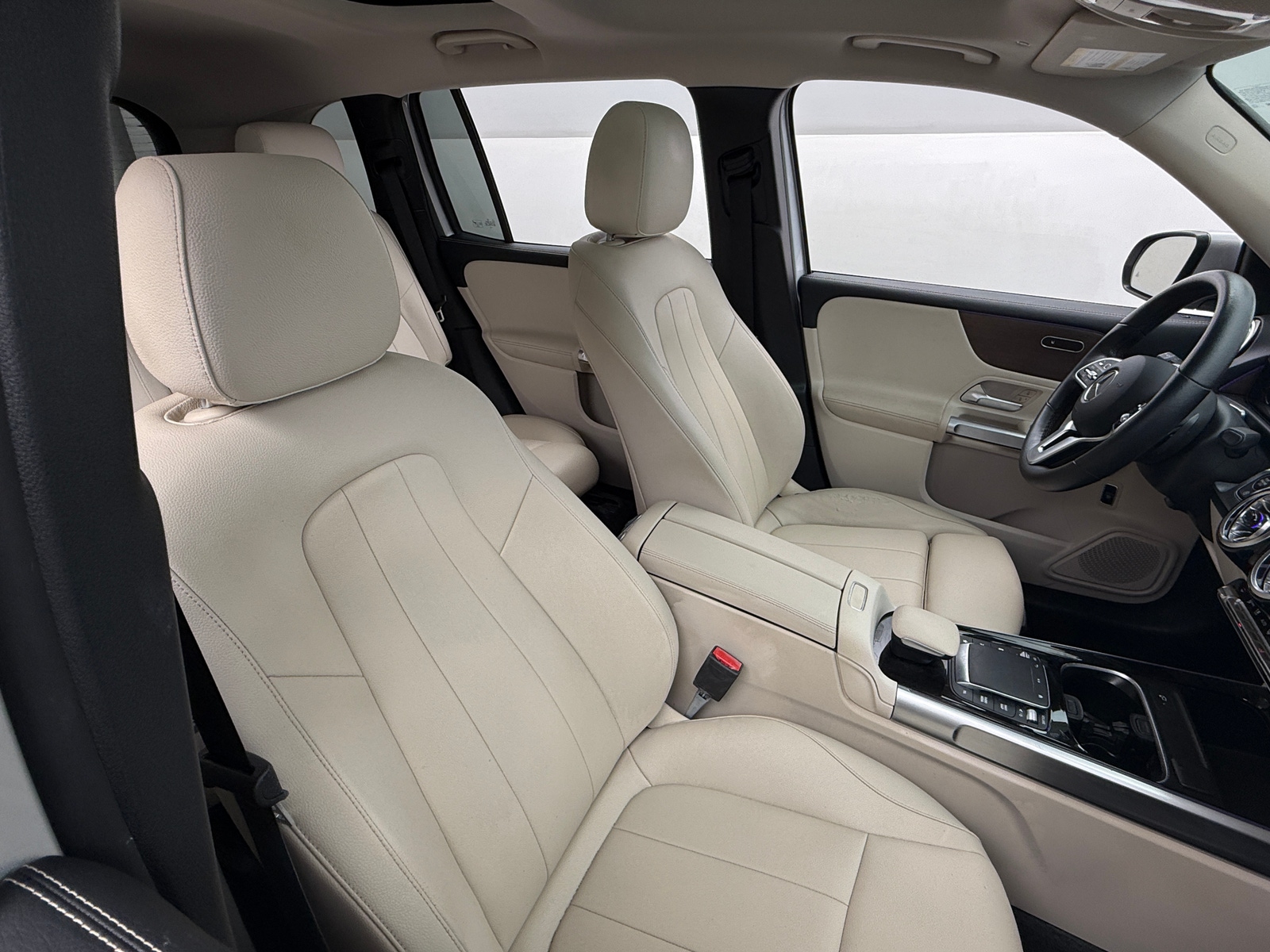 Thumbnail: 2022 Mercedes-Benz GLB - 2