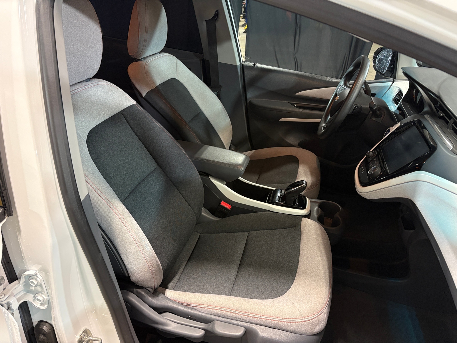 Thumbnail: 2019 Chevrolet Bolt EV - 2