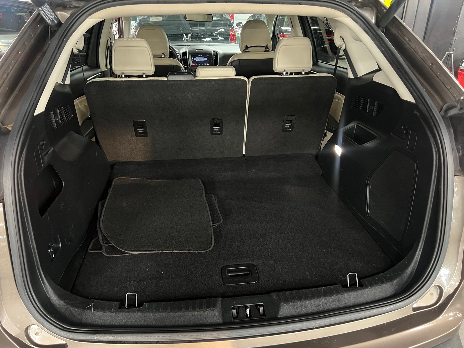 Thumbnail: 2019 Ford Edge - 6