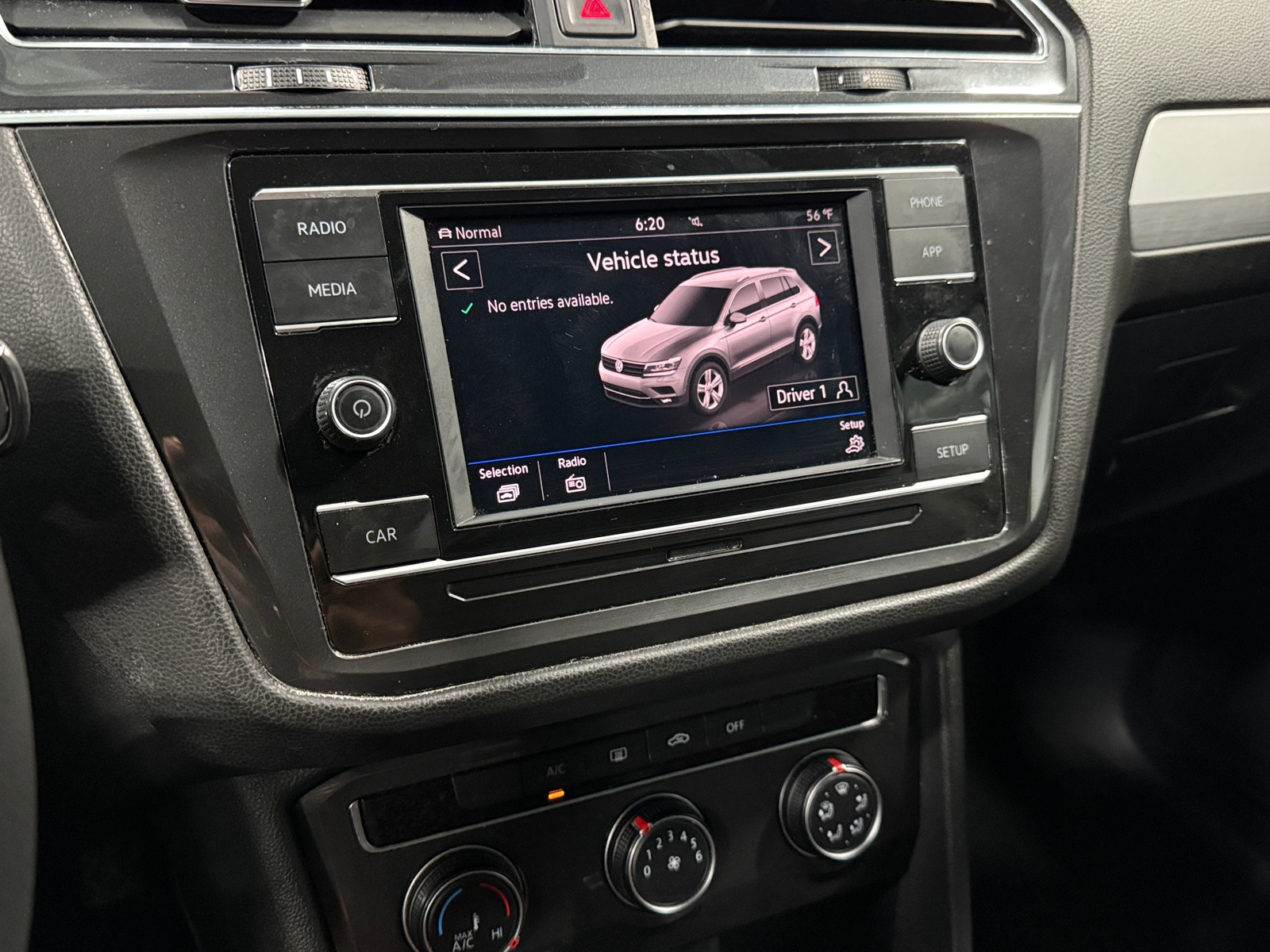 Thumbnail: 2019 Volkswagen Tiguan - 4