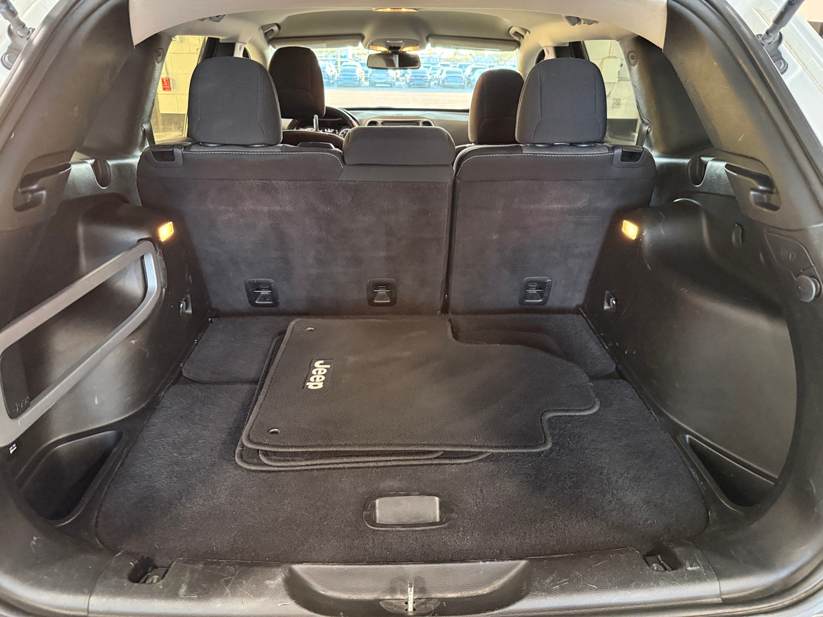 Thumbnail: 2016 Jeep Cherokee - 6