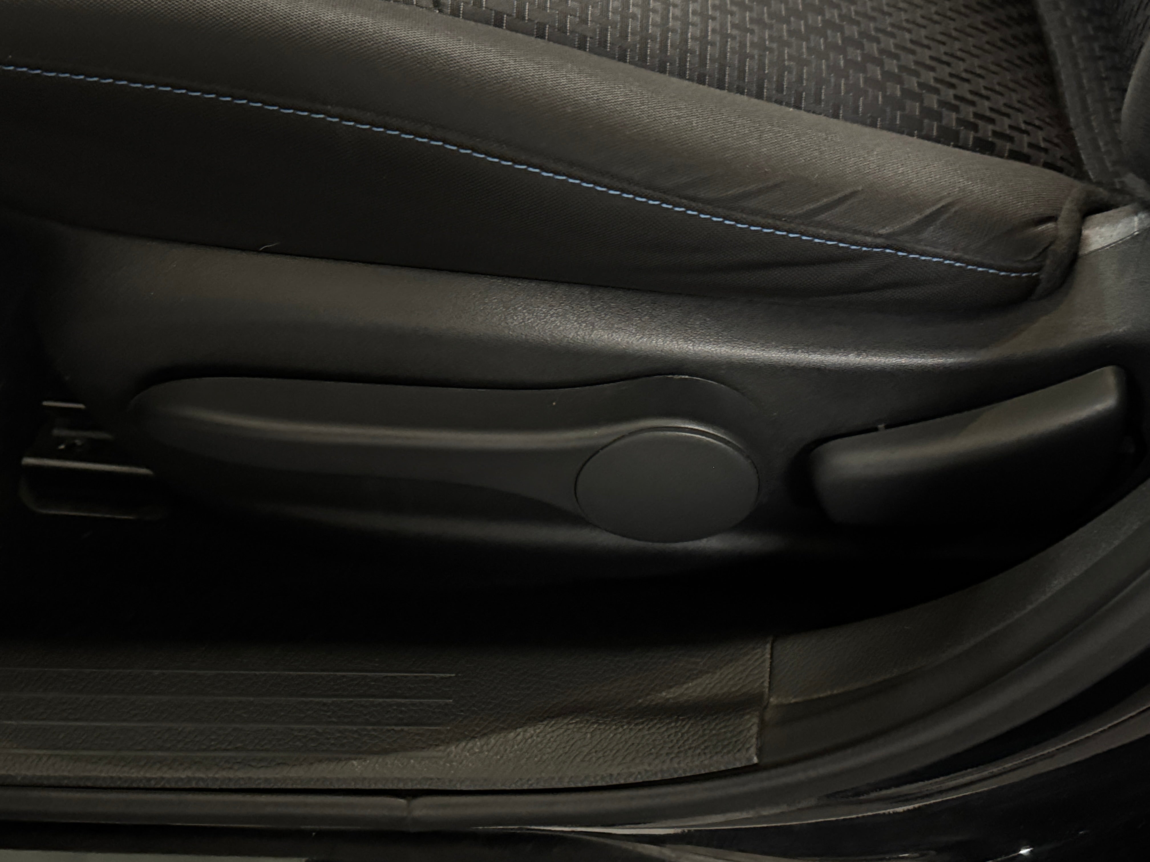 Used 2018 Nissan Sentra SR with VIN 3N1AB7APXJY248186 for sale in Oak Creek, WI