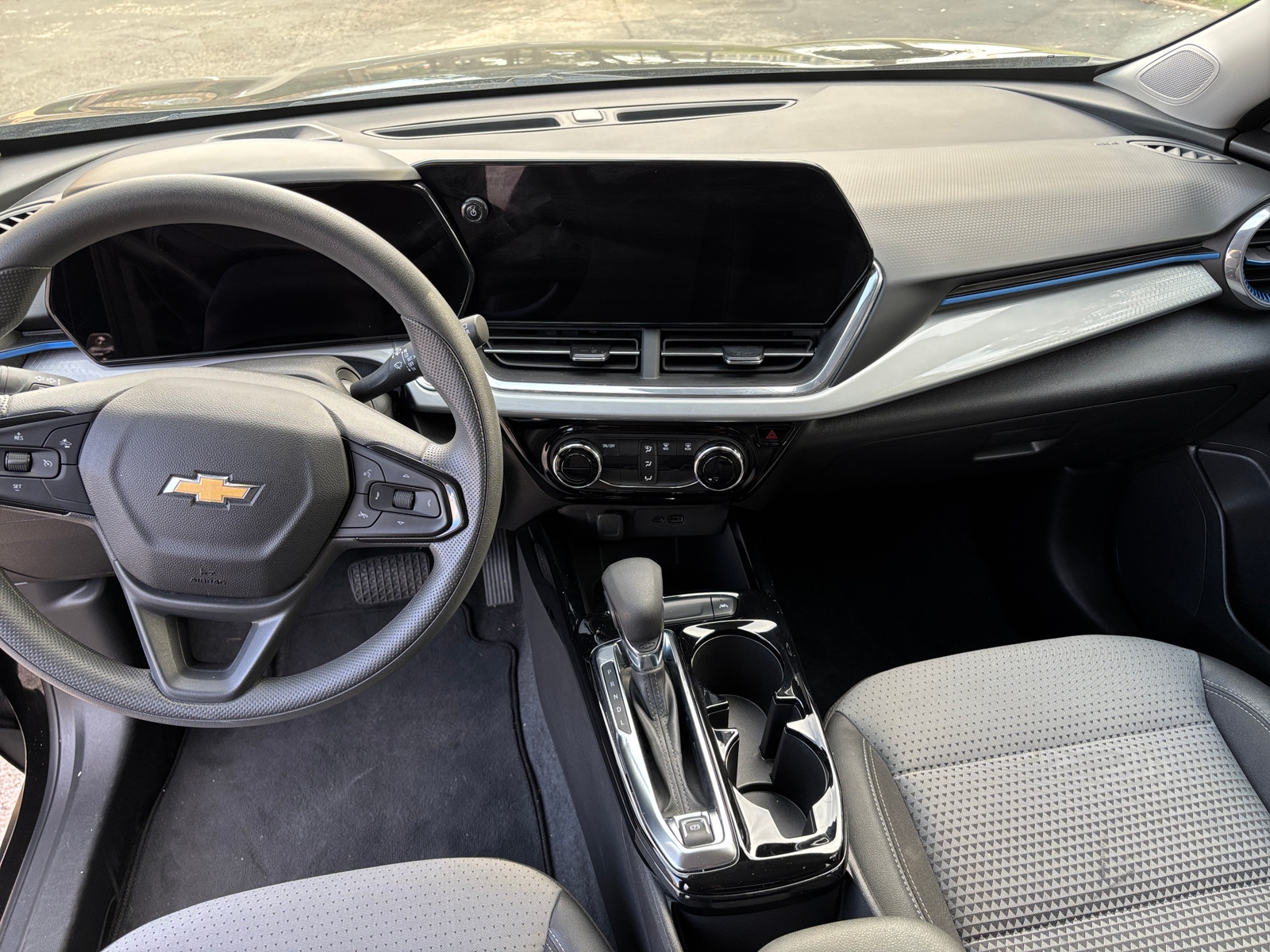 Thumbnail: 2025 Chevrolet Trax - 3