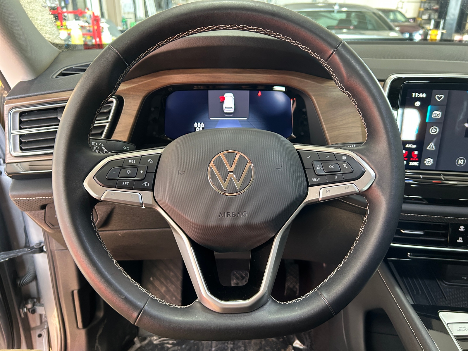 Thumbnail: 2025 Volkswagen Atlas - 5