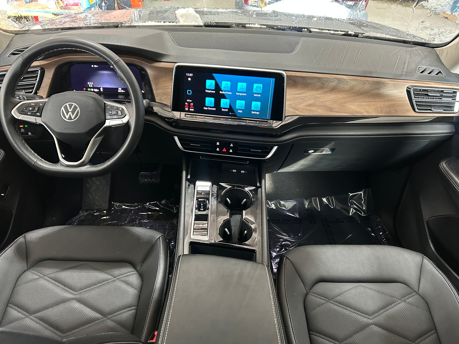 Thumbnail: 2025 Volkswagen Atlas - 3