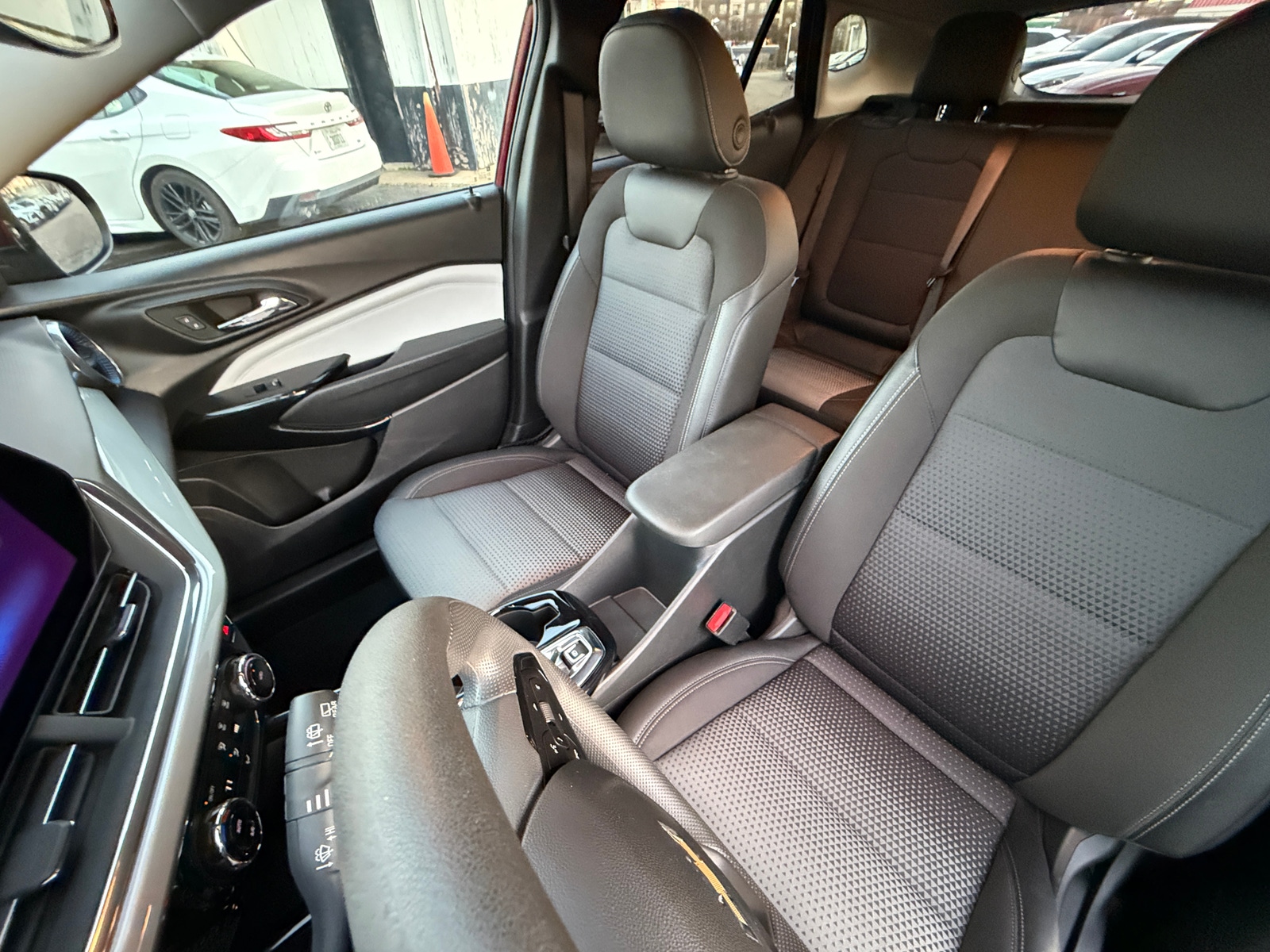 Thumbnail: 2025 Chevrolet Trax - 2