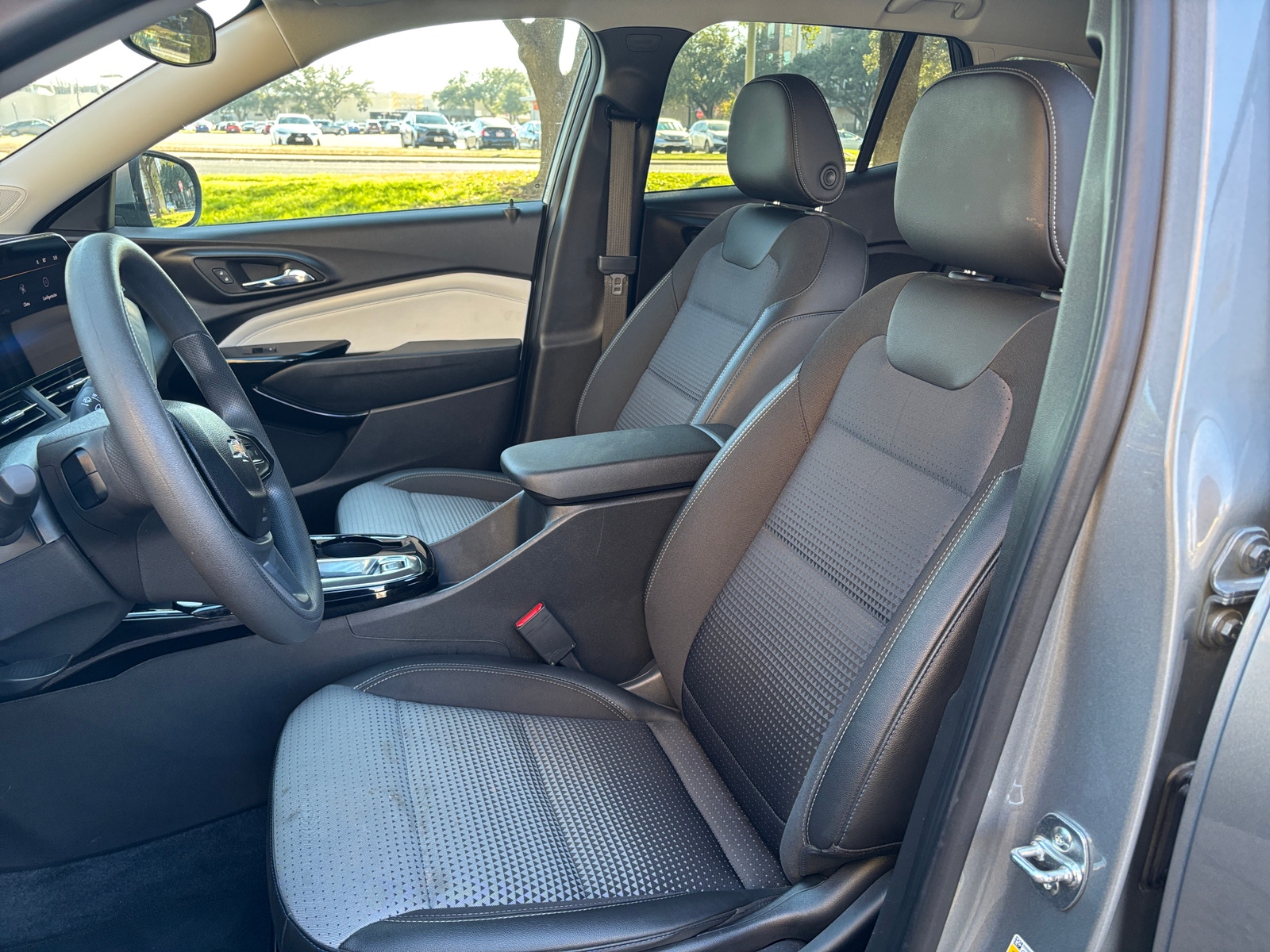 Thumbnail: 2025 Chevrolet Trax - 2