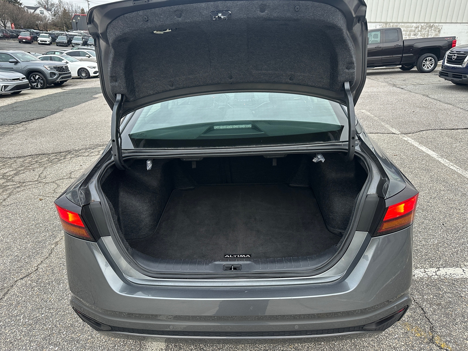 Thumbnail: 2025 Nissan Altima - 6