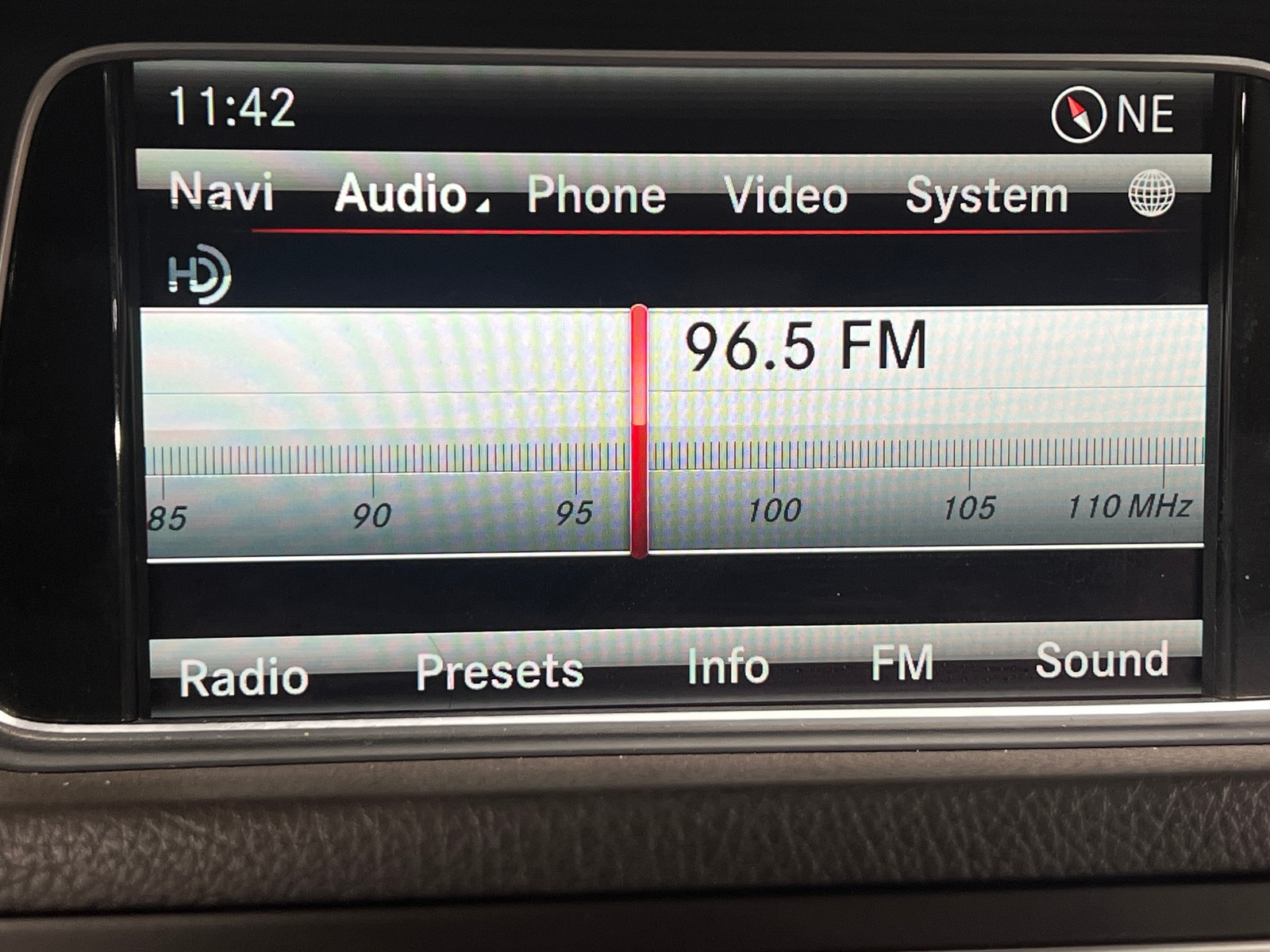 Thumbnail: 2014 Mercedes-Benz E-Class - 3