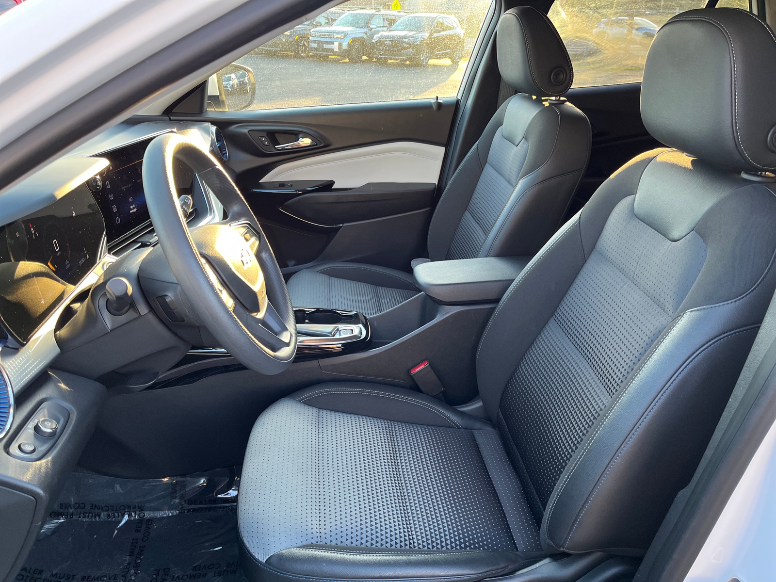 Thumbnail: 2025 Chevrolet Trax - 2