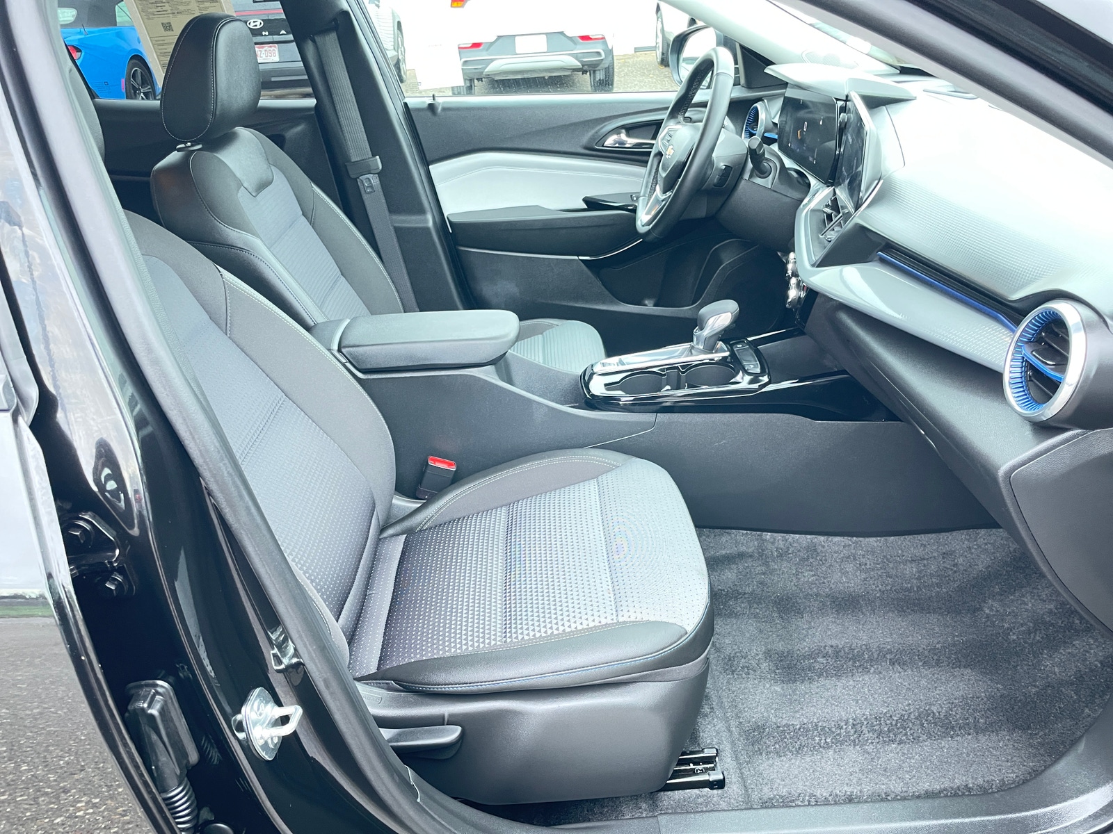 Thumbnail: 2025 Chevrolet Trax - 2