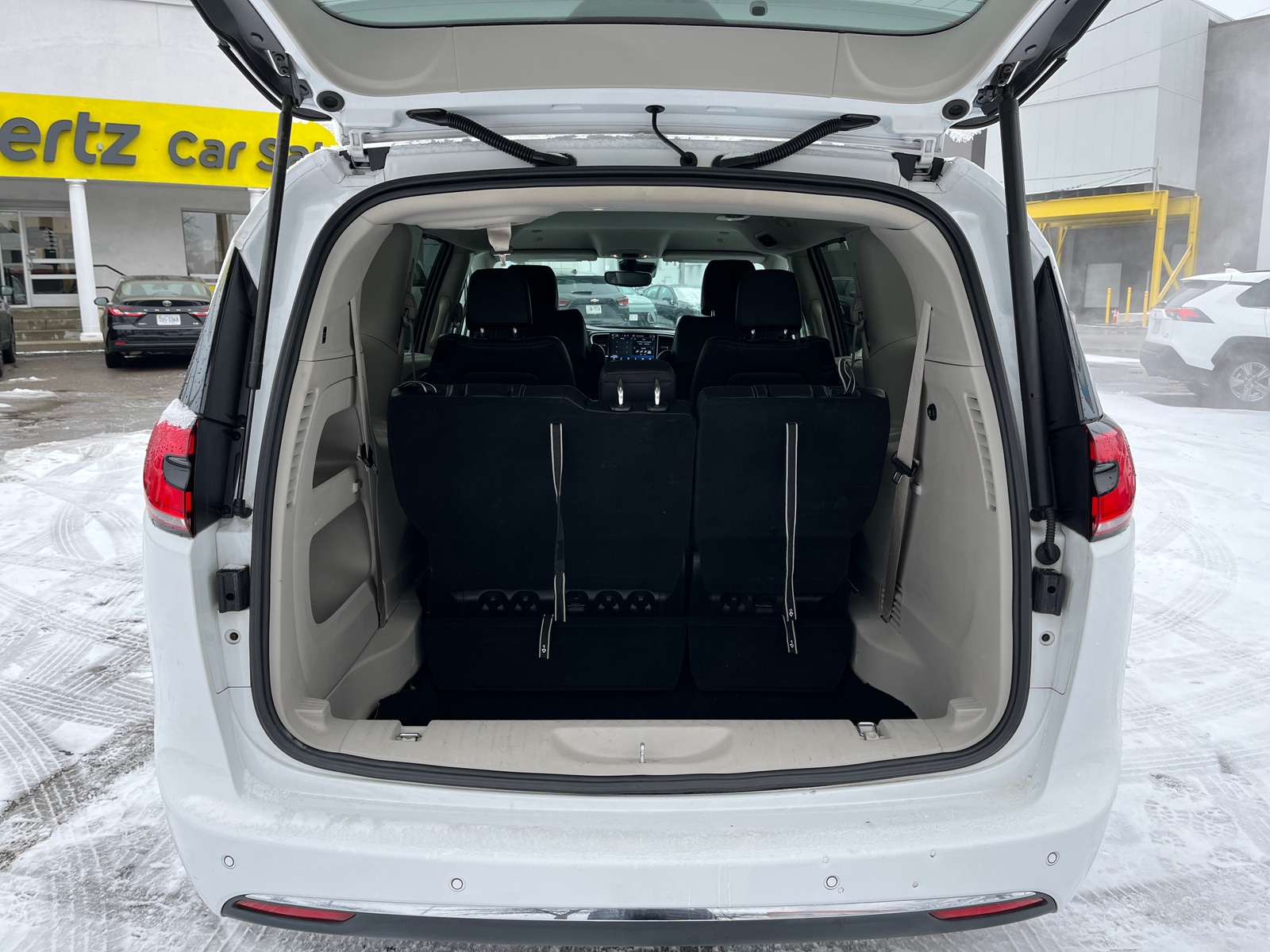 Thumbnail: 2024 Chrysler Pacifica - 6