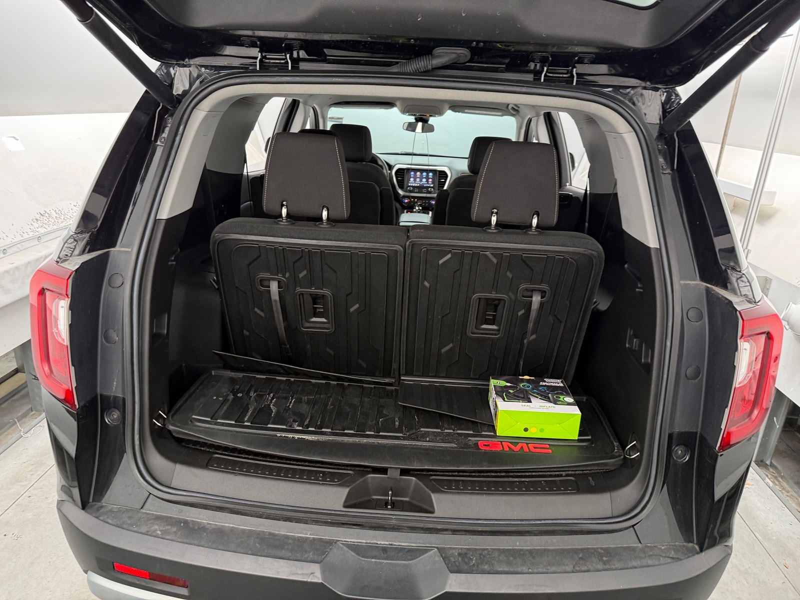 Thumbnail: 2023 GMC Acadia - 7