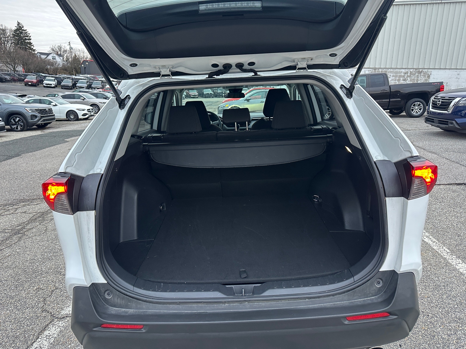 Thumbnail: 2025 Toyota RAV4 - 6