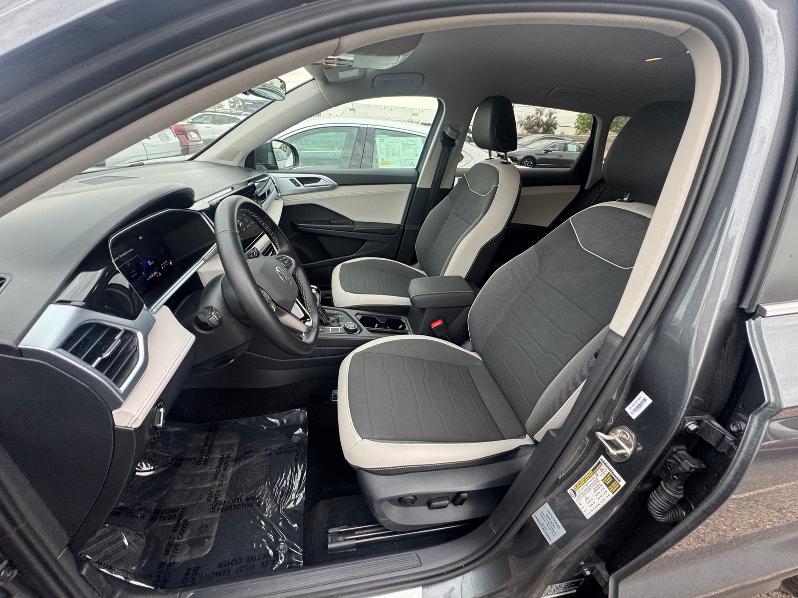 Thumbnail: 2025 Volkswagen Taos - 2