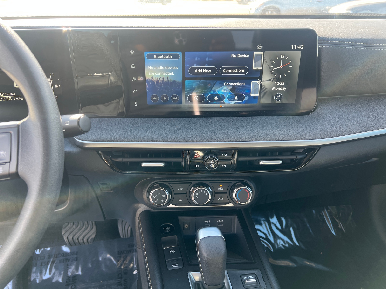 Thumbnail: 2025 Nissan Kicks - 4