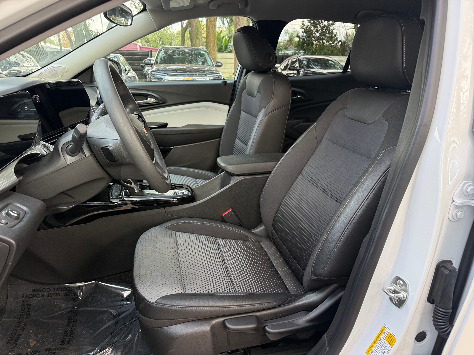 Thumbnail: 2025 Chevrolet Trax - 2