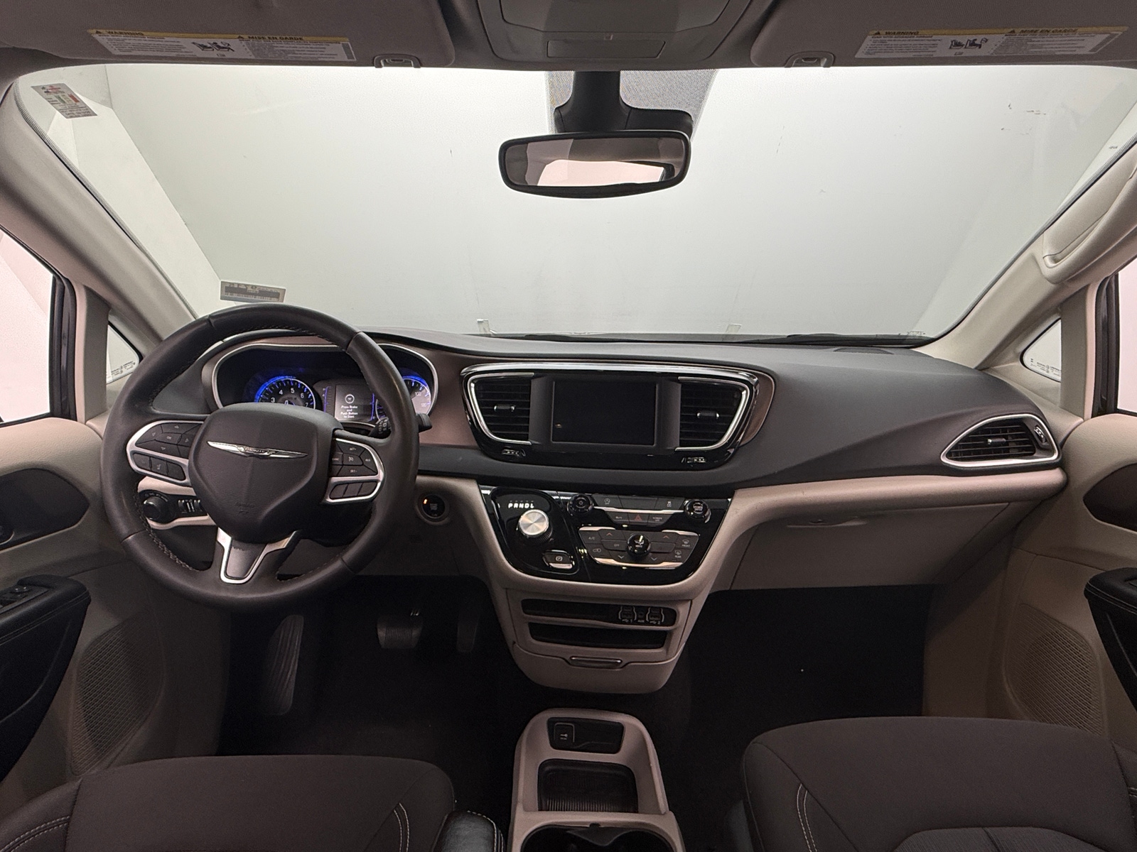 Thumbnail: 2023 Chrysler Voyager - 3