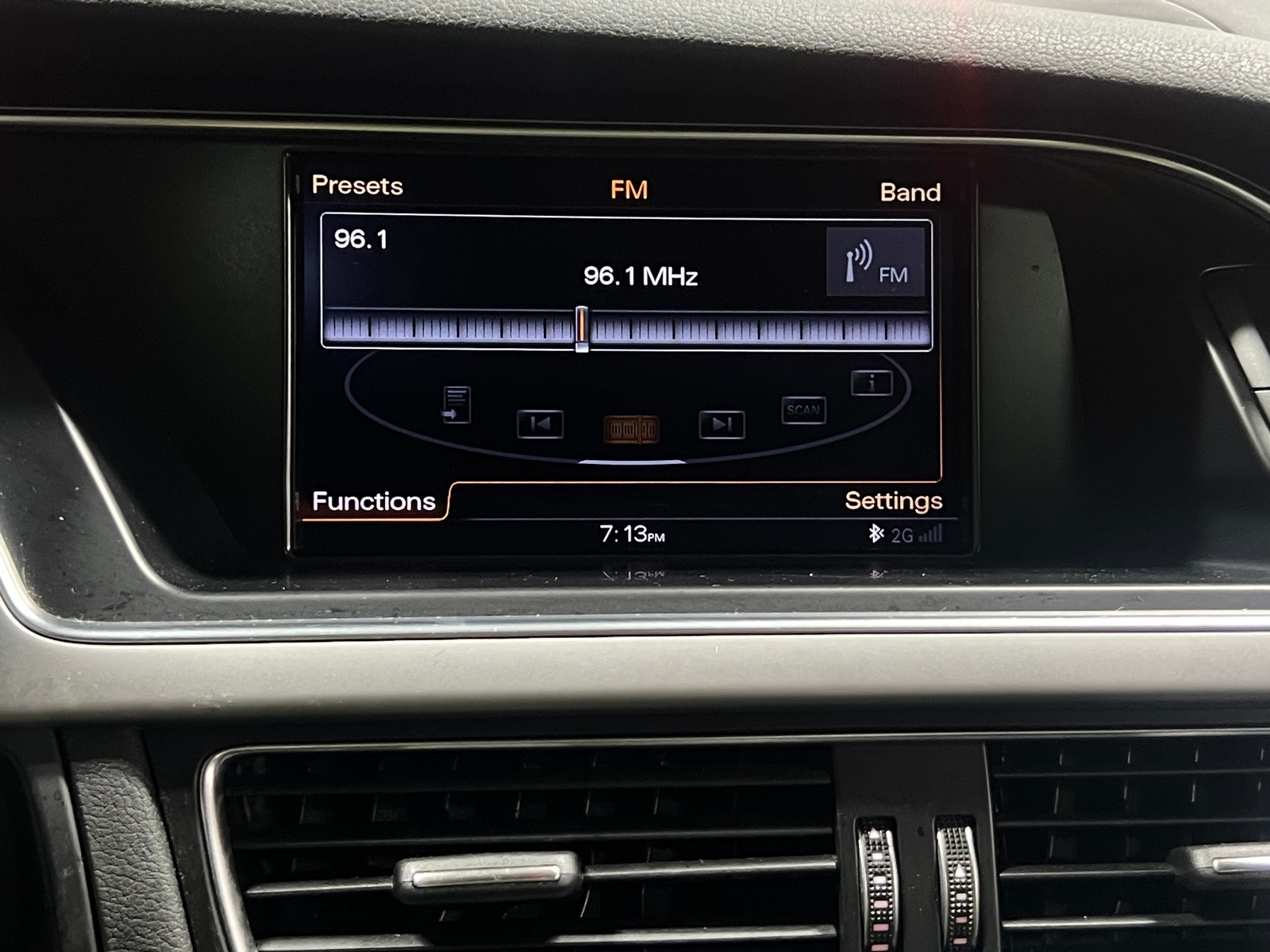 Thumbnail: 2015 Audi A4 - 3