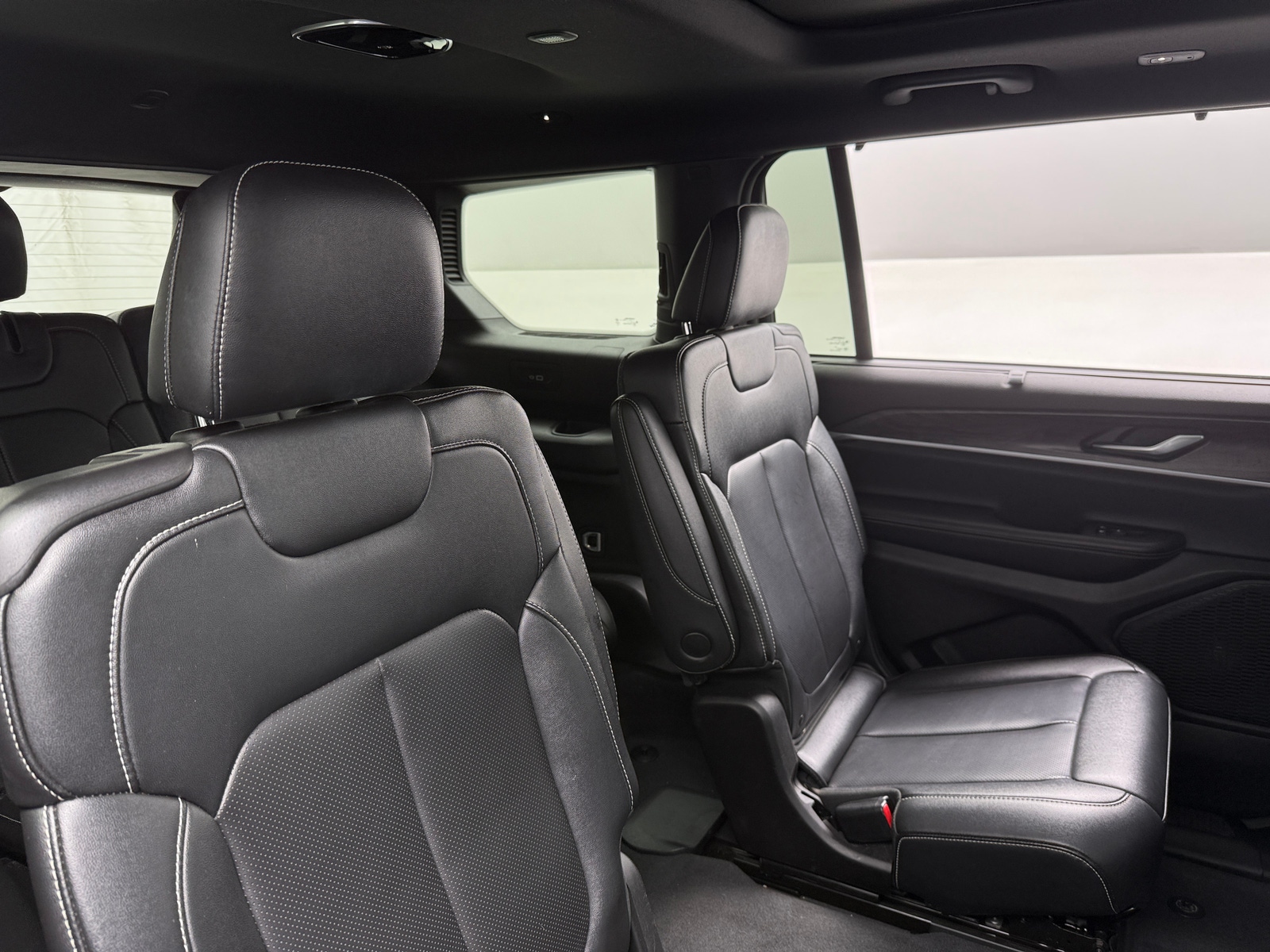 Thumbnail: 2024 Jeep Grand Cherokee L - 5