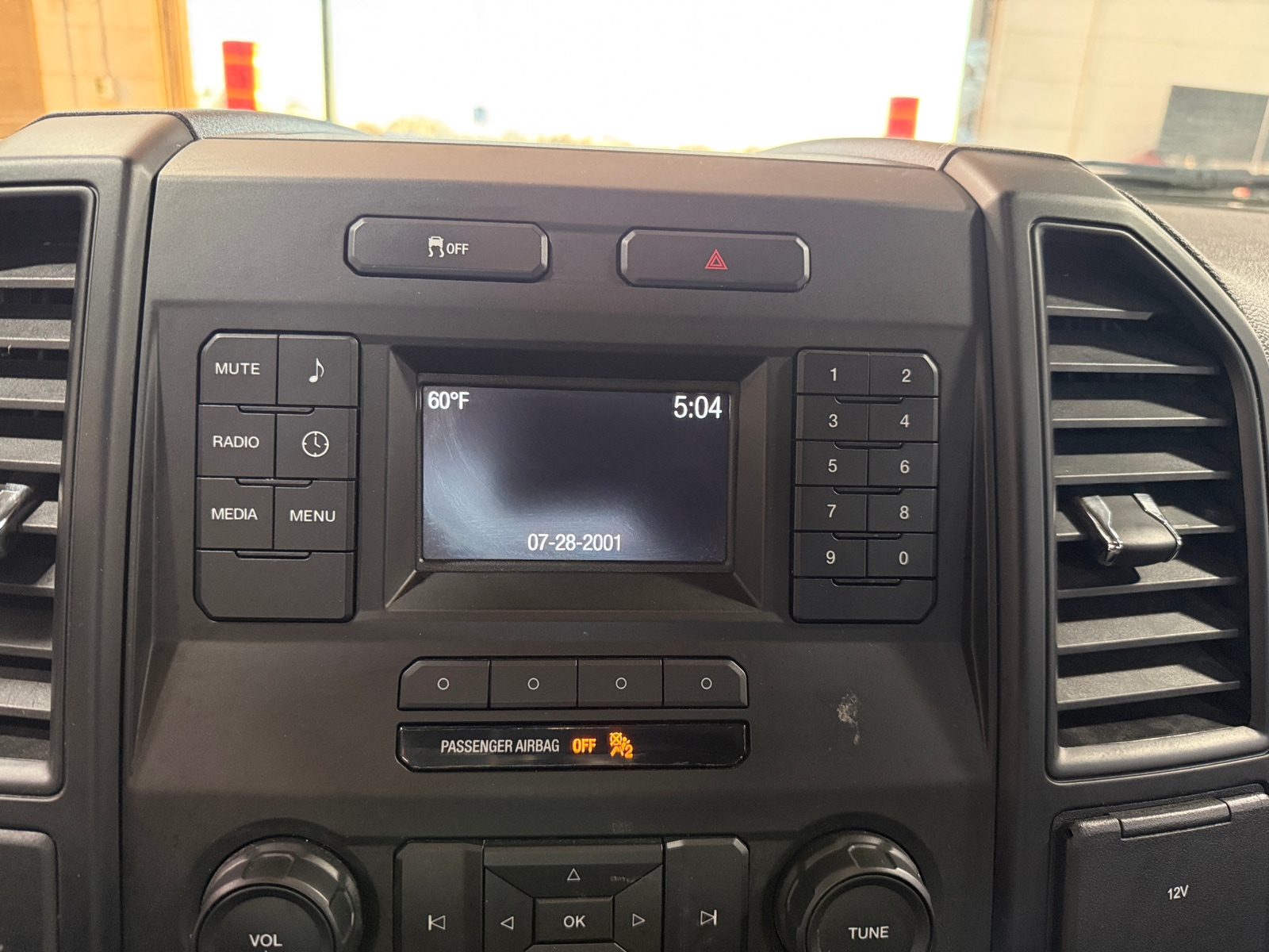 Thumbnail: 2016 Ford Econoline - 4