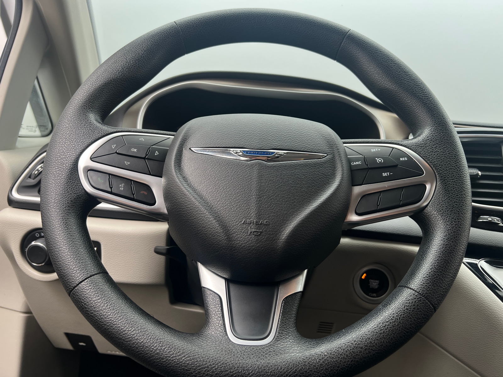 Thumbnail: 2019 Chrysler Pacifica - 5