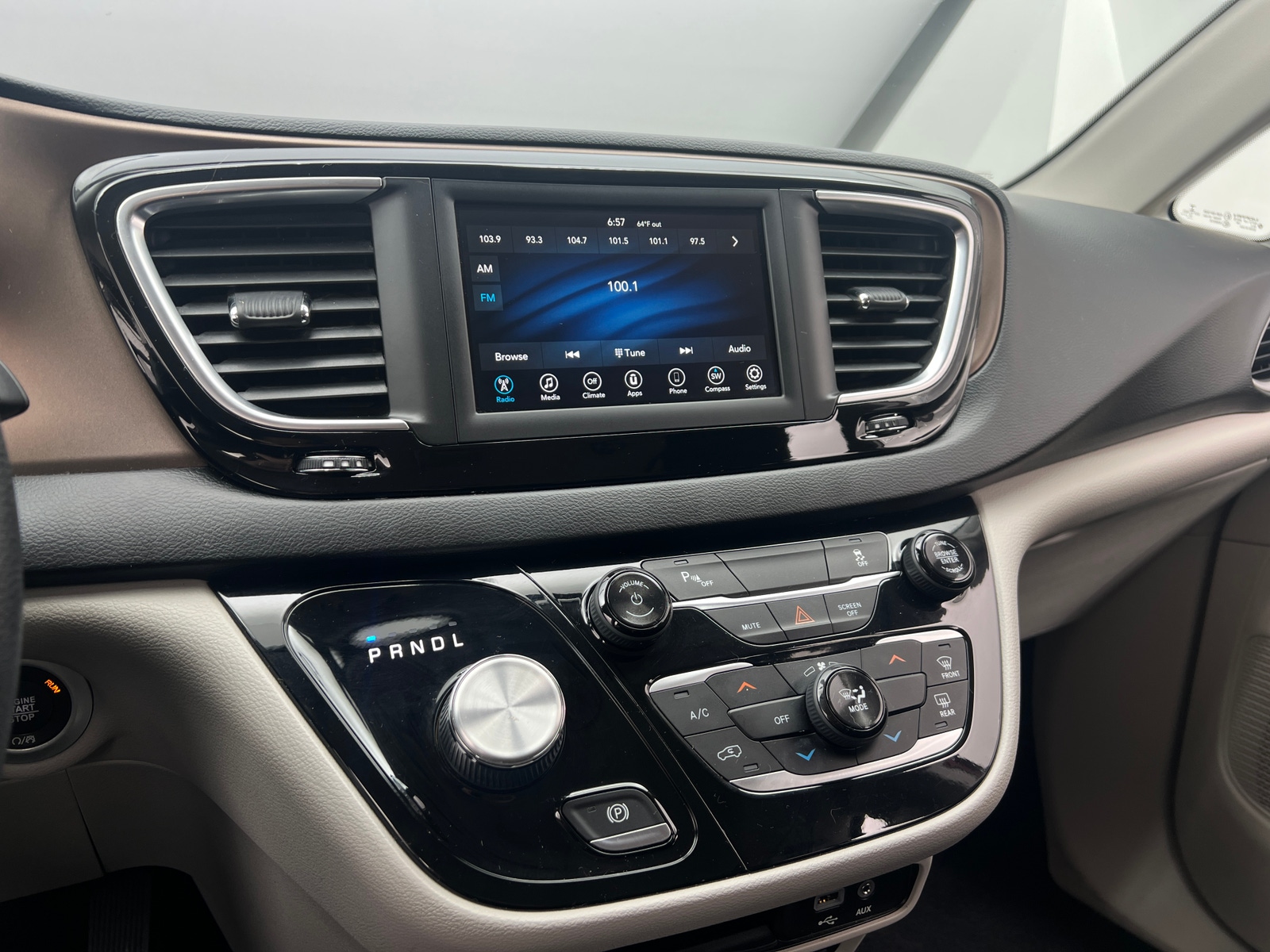 Thumbnail: 2019 Chrysler Pacifica - 4