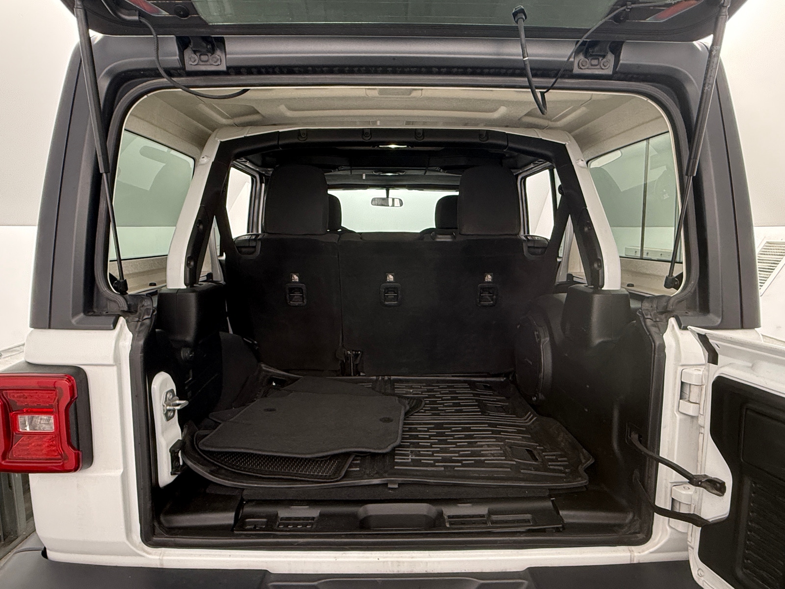 Thumbnail: 2018 Jeep Wrangler - 7